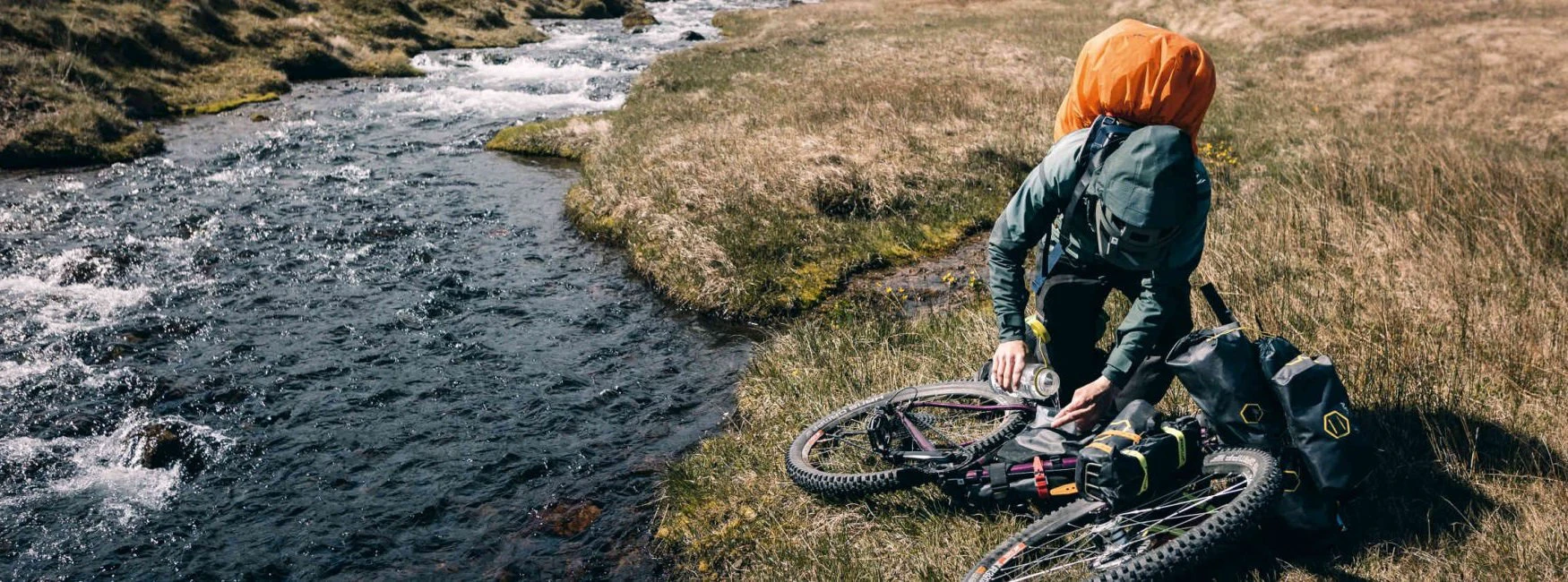 5. Apidura - Recipient apa pentru Bicicleta Frame Pack Hydration Bladder 3 litri - transparent