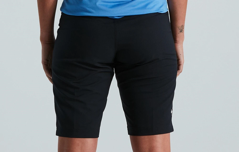 8. Pantaloni scurti SPECIALIZED Women's Trail - Black