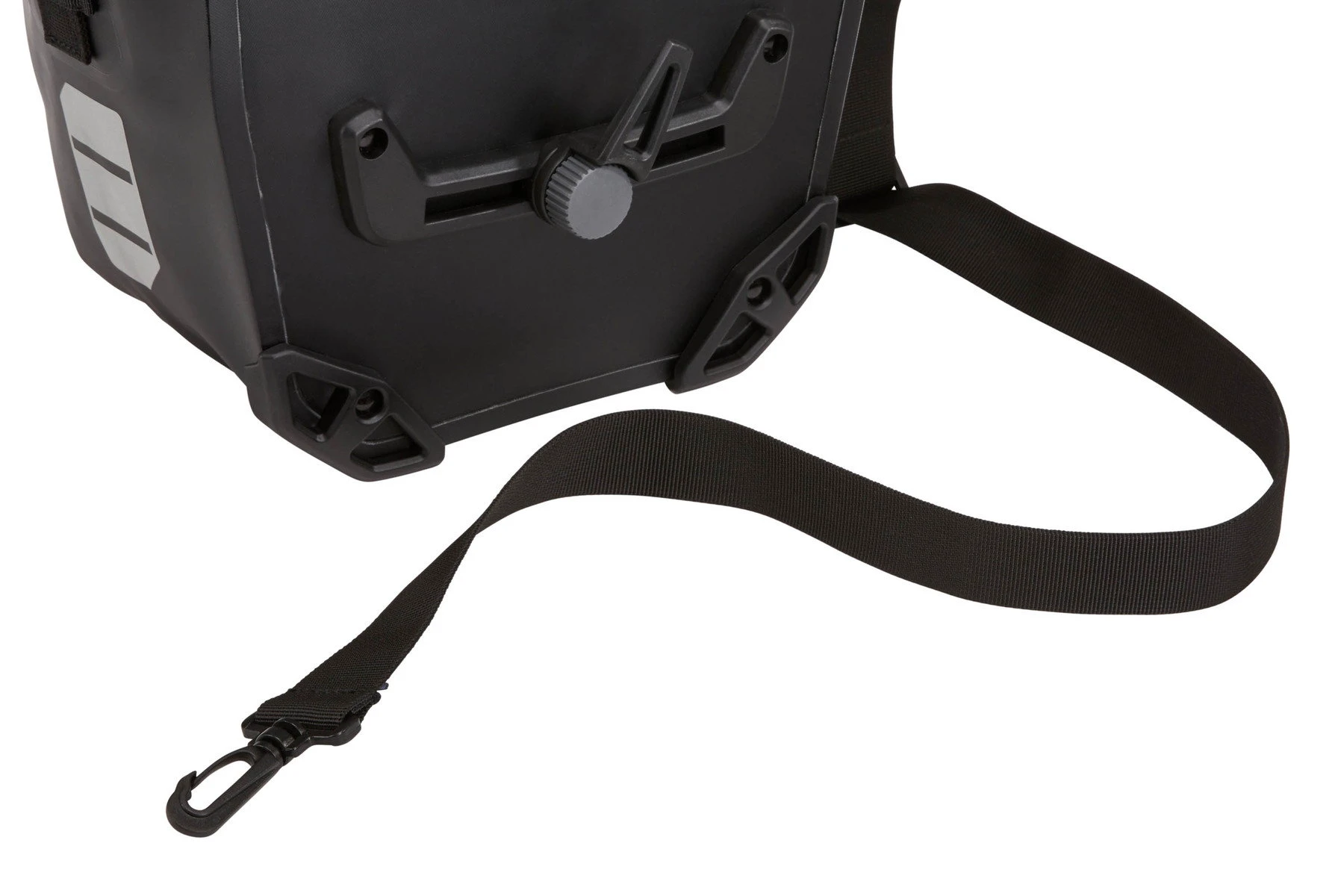 6. Geanta portbagaj THULE Shield Pannier 13L - Albastru