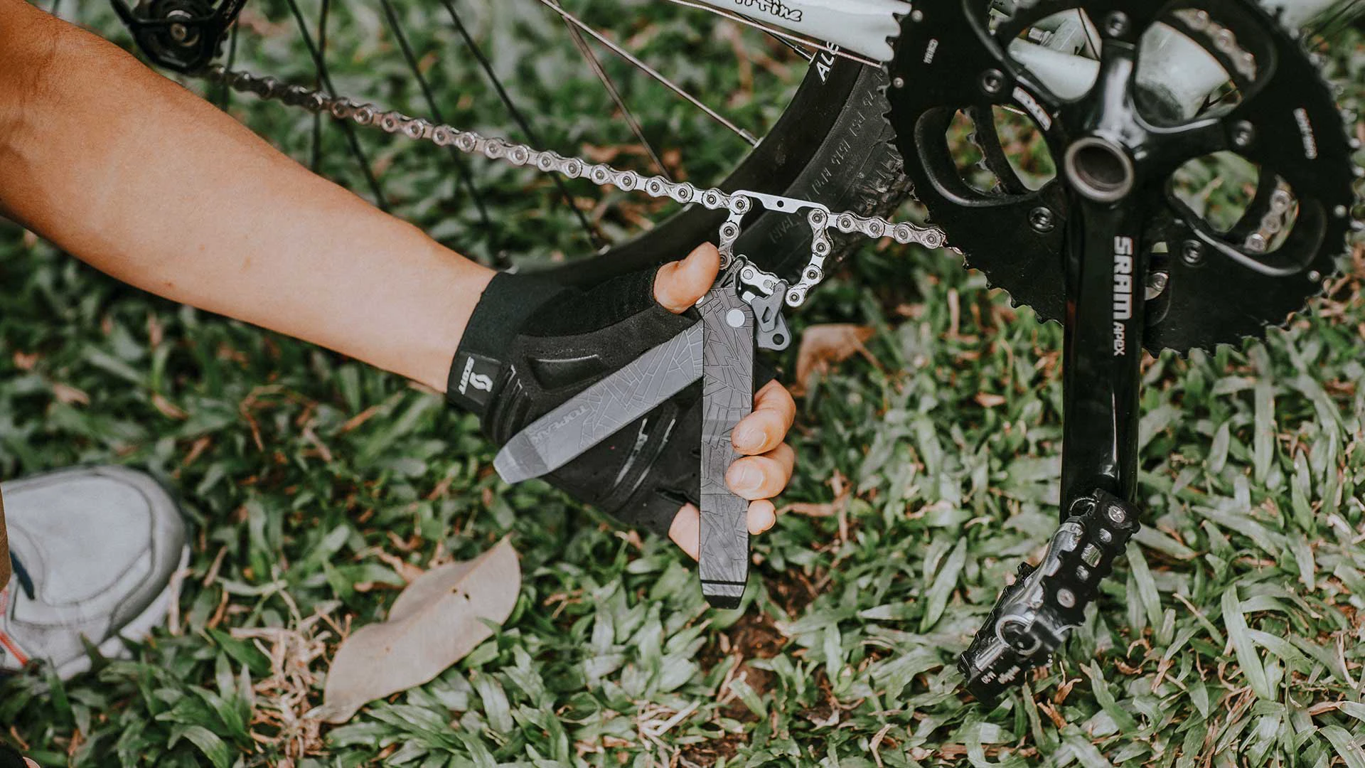 7. Topeak - leviere tip cleste pentru bicicleta Service Power Lever X - negru