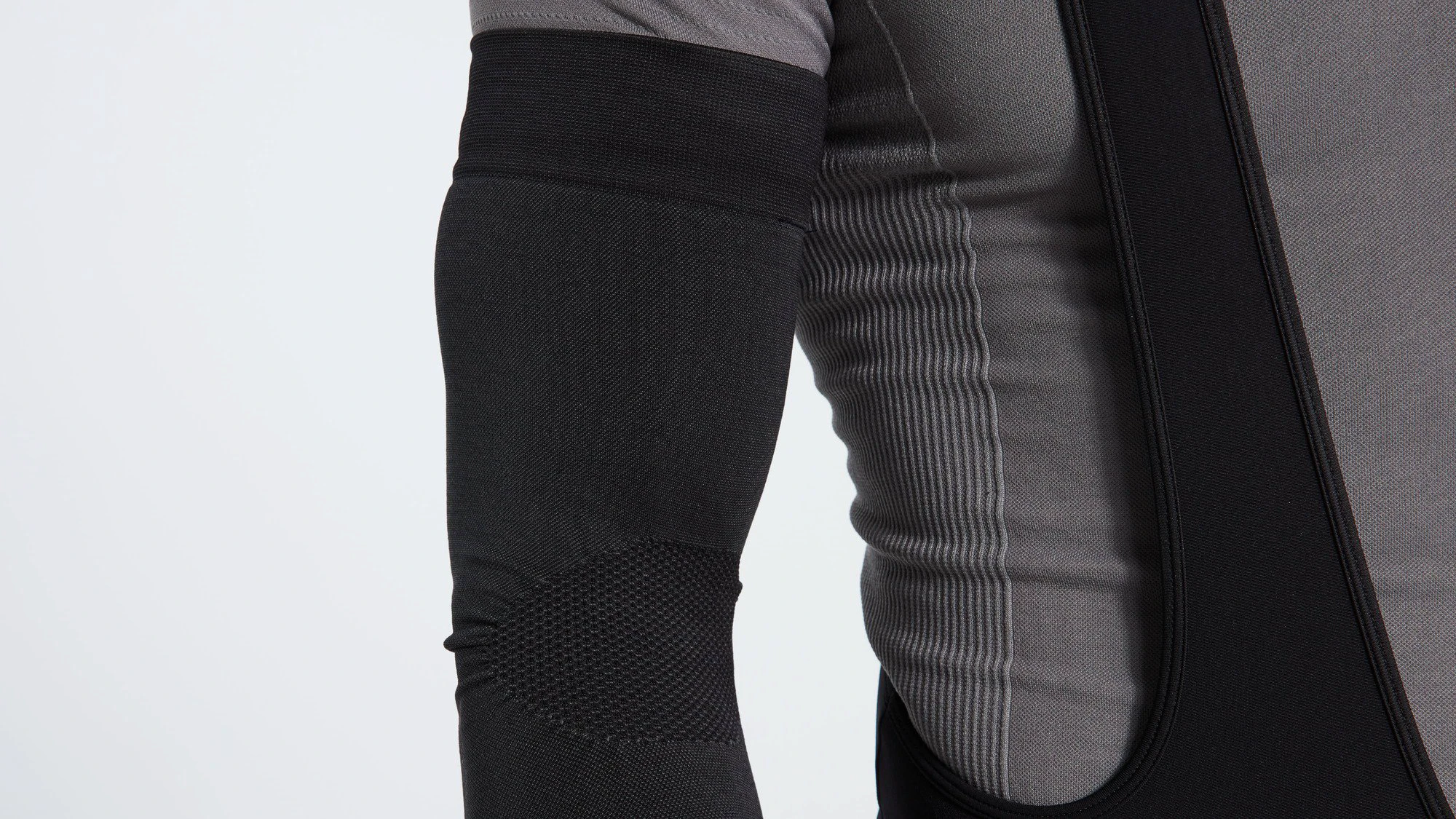 7. Incalzitoare brate SPECIALIZED Seamless - Black
