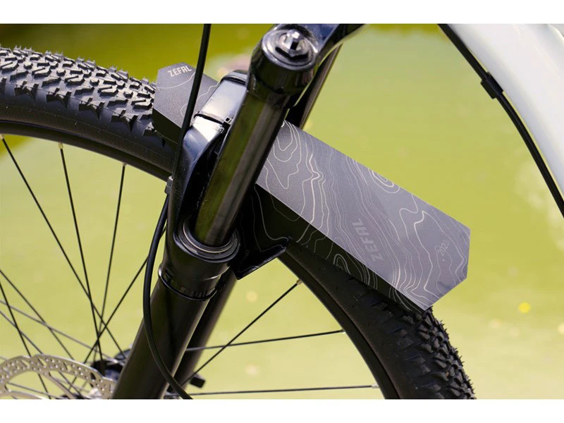 3. Aripa ZEFAL Deflector Lite - fata