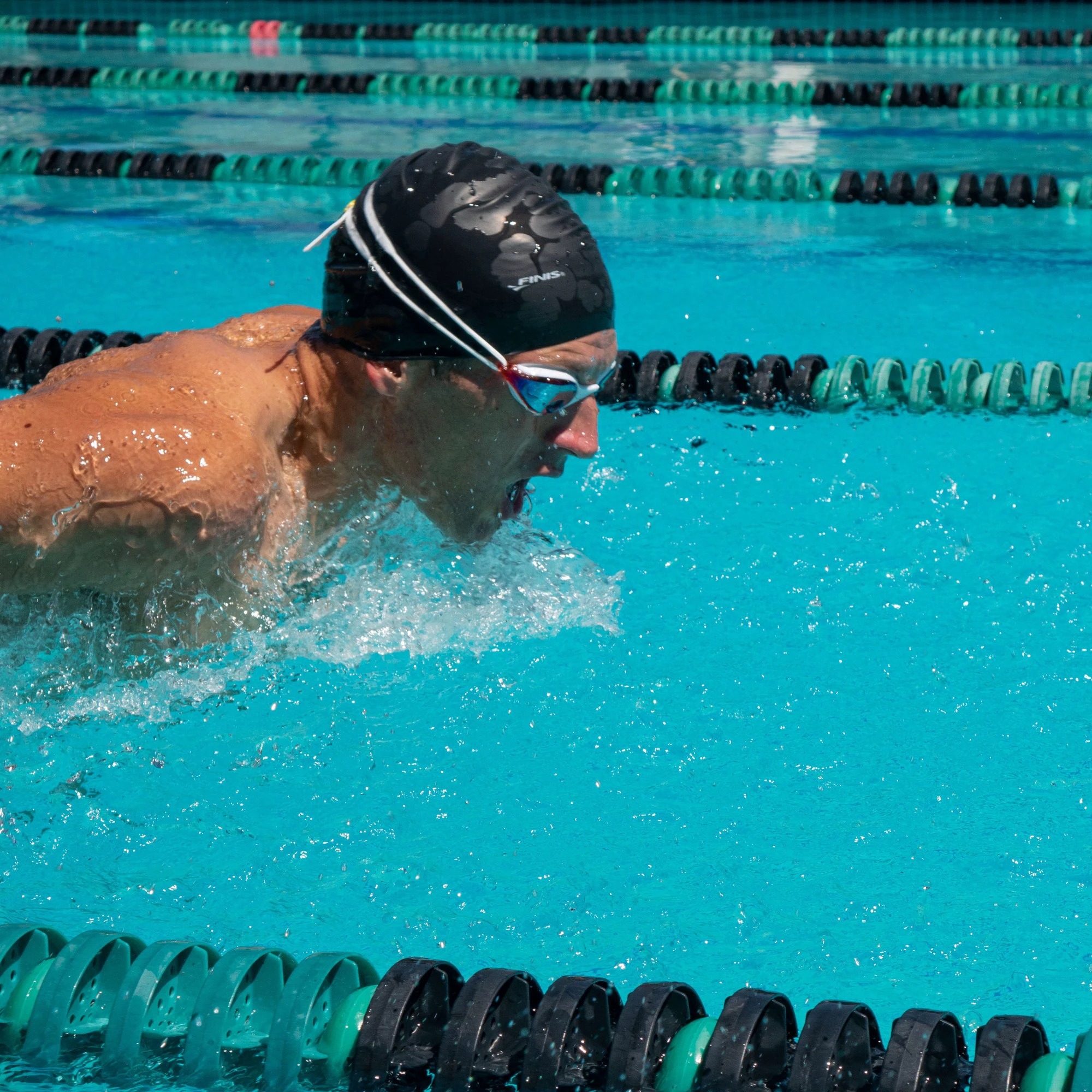 6. Finis - ochelari inot adulti Circuit 2 Goggles - alb cu lentila rosie oglinda