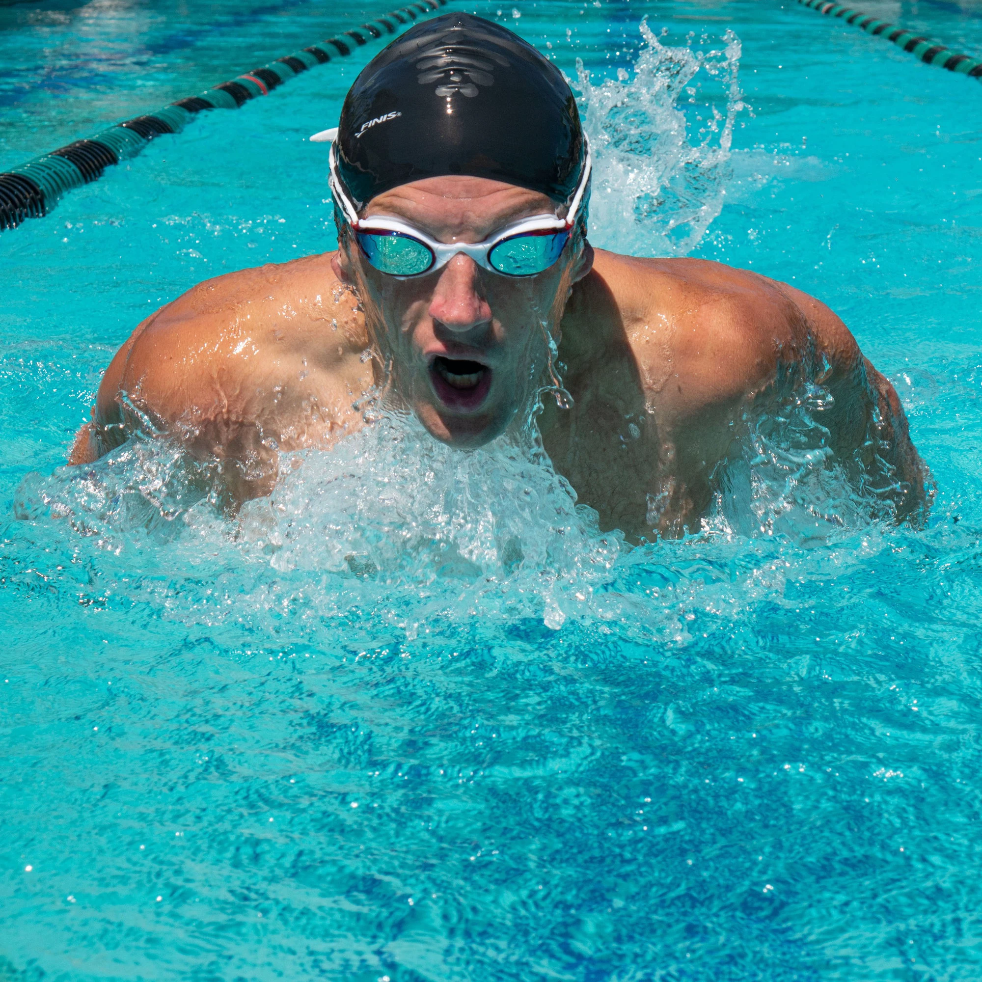 5. Finis - ochelari inot adulti Circuit 2 Goggles - alb cu lentila rosie oglinda