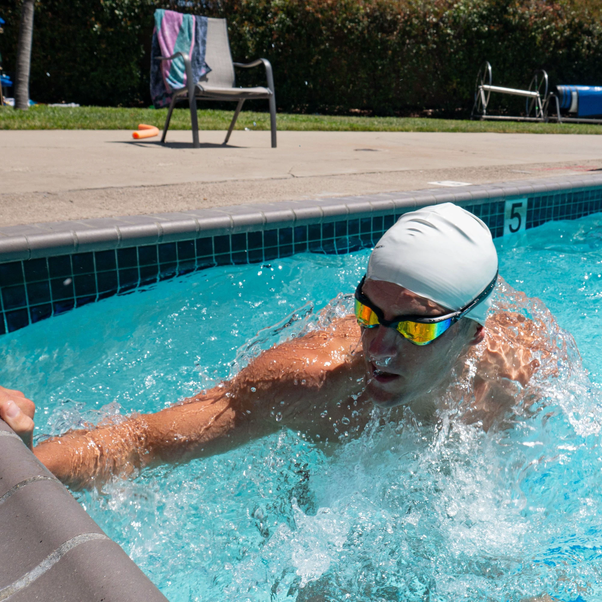 5. Finis - ochelari inot pentru triatlon Hayden Goggles - negru cu lentila oglinda portocalie