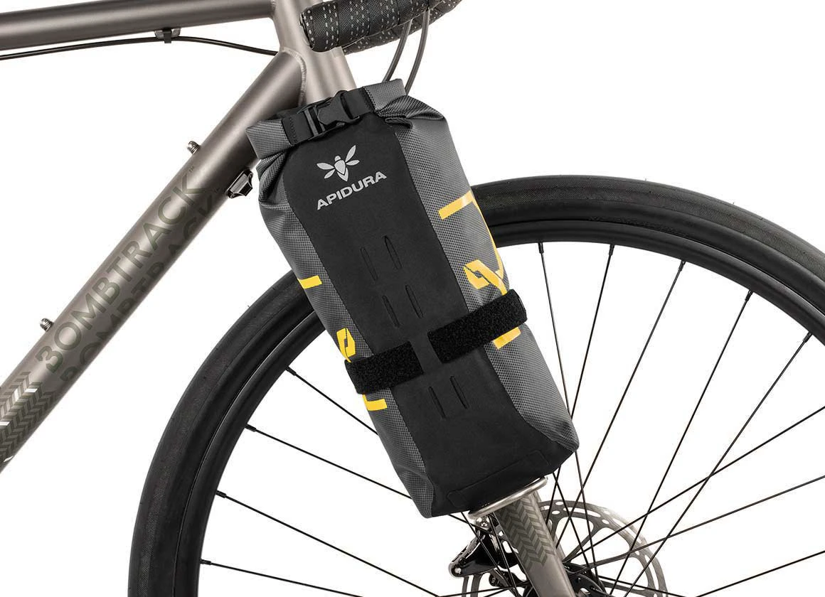 1. Apidura - geanta bicicleta Expedition Fork Pack 4.5L litri, fara suport prindere - gri negru