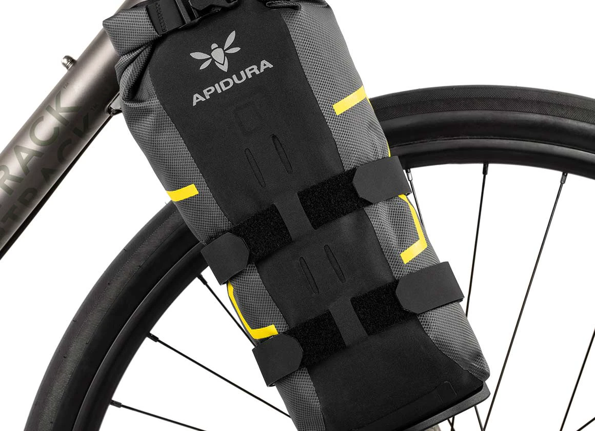5. Apidura - geanta bicicleta Expedition Fork Pack 4.5L litri, fara suport prindere - gri negru