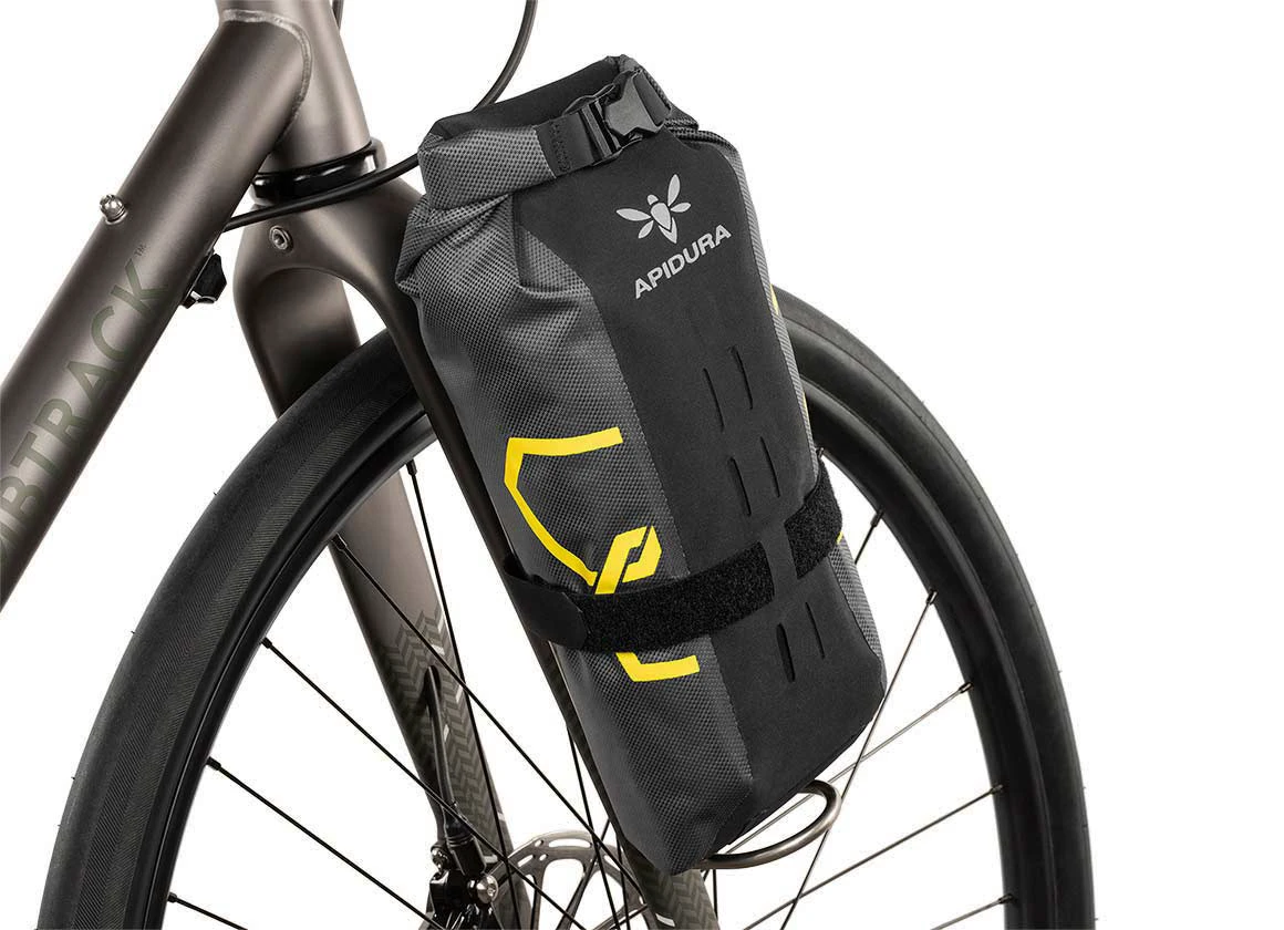 3. Apidura - geanta bicicleta Expedition Fork Pack 4.5L litri, fara suport prindere - gri negru