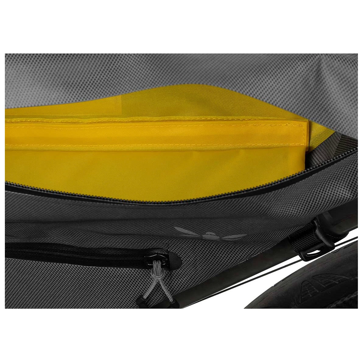 4. Apidura - geanta cadru bicicleta Expedition Full Frame Pack 7.5 litri - gri negru galben