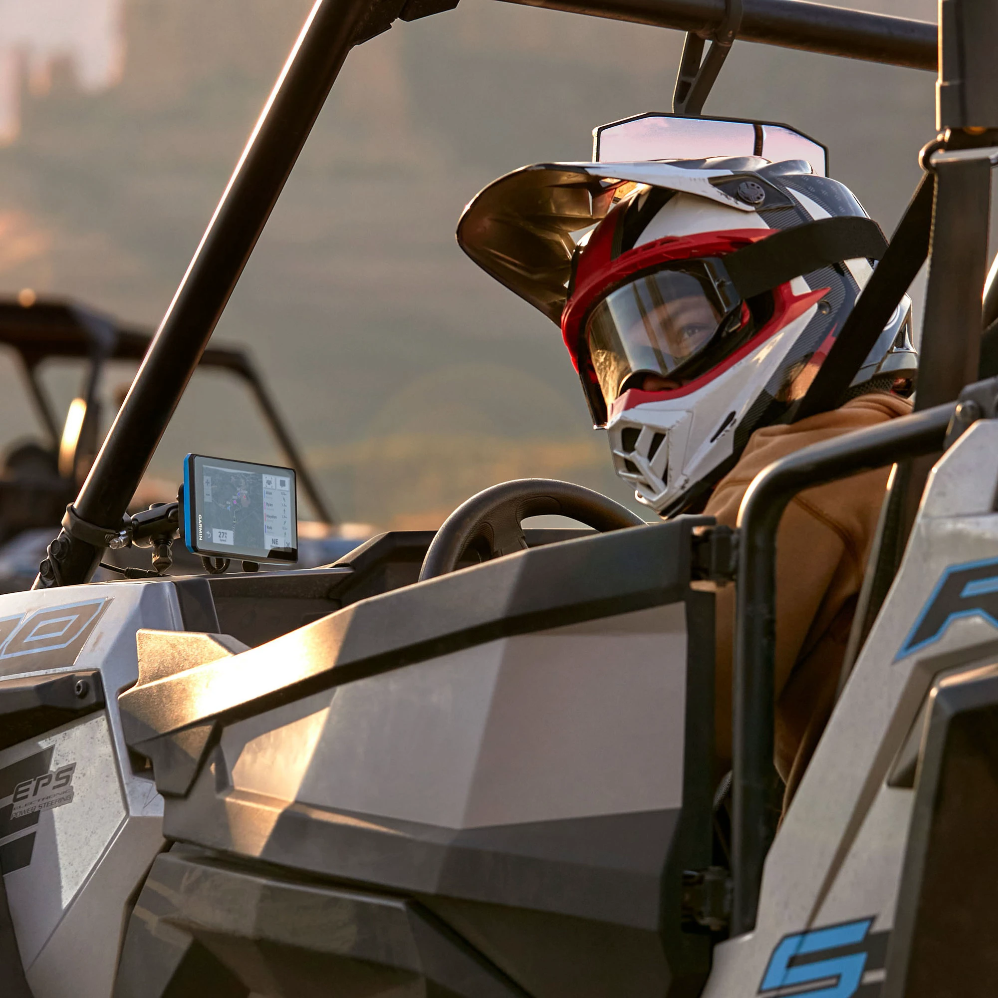 9. Garmin Tread GPS off-road pentru motorsport 5.5"