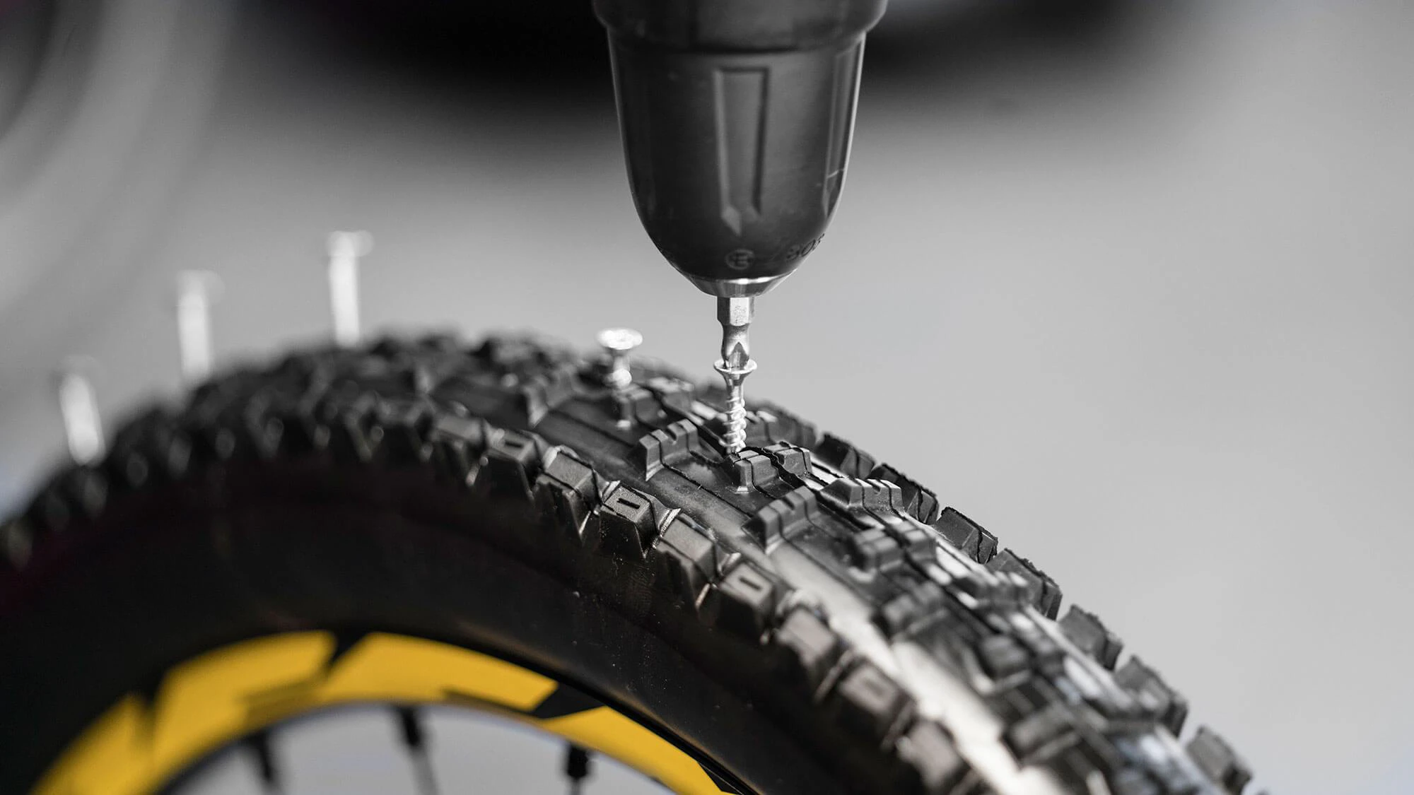 10. Muc-Off - solutie antipana - Tubeless Sealant No Puncture - 5L