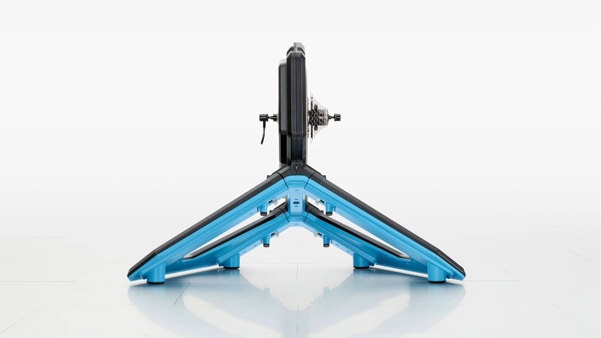 9. Garmin Tacx Neo 2T Smart T2875 home trainer smart direct-drive