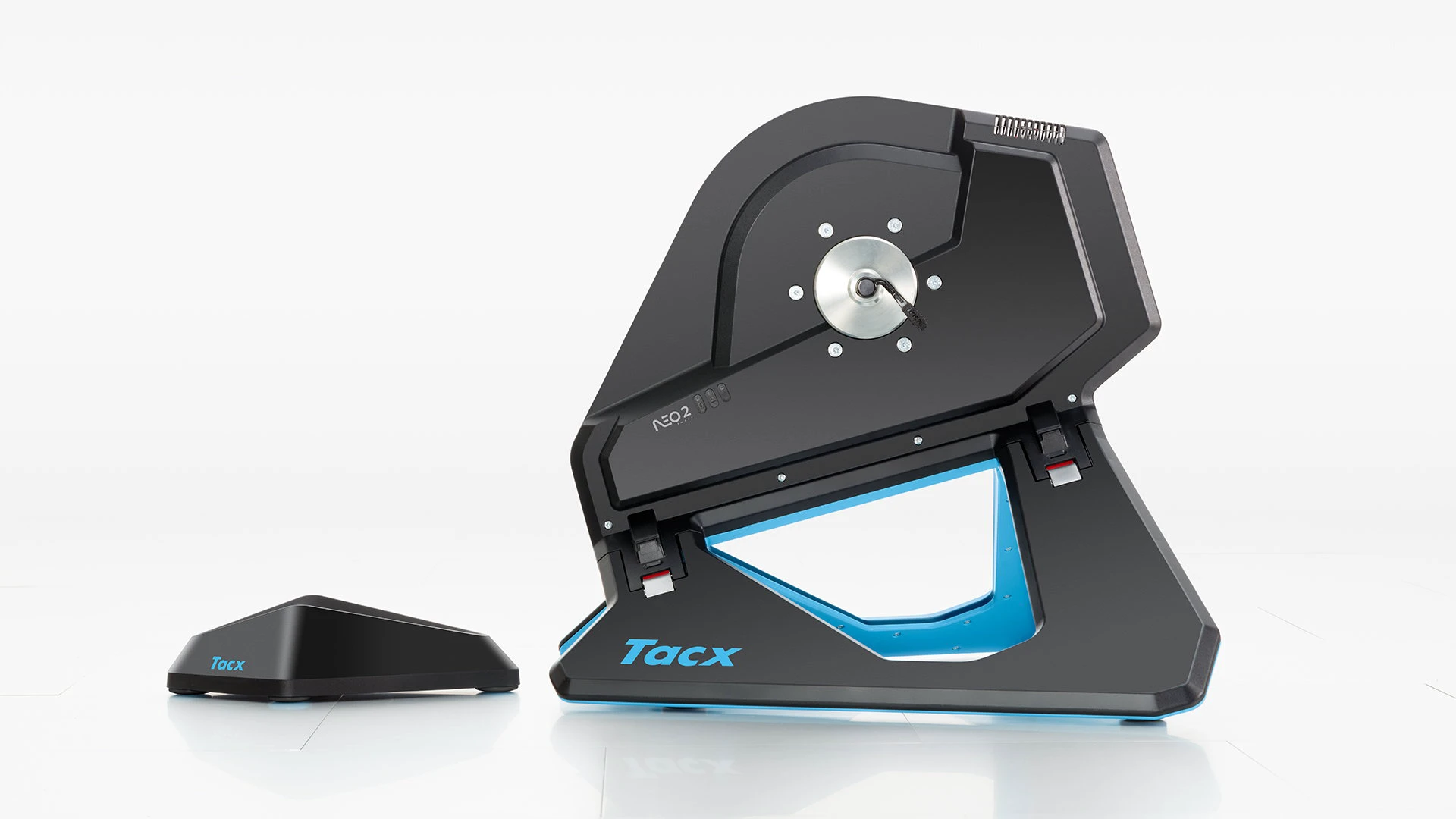 4. Garmin Tacx Neo 2T Smart T2875 home trainer smart direct-drive