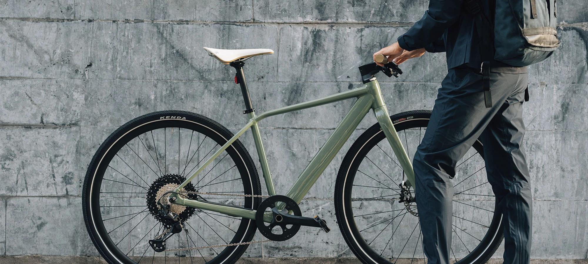 6. Orbea VIBE H10 Blue - bicicletă electrică urbană