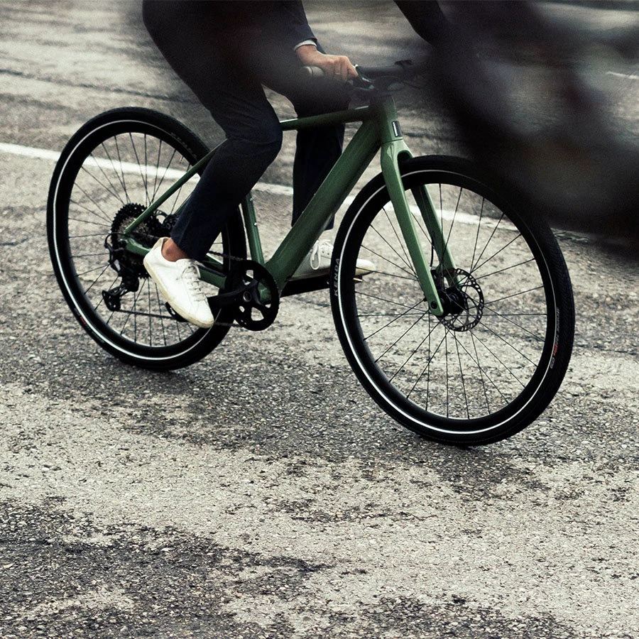7. Orbea VIBE H10 Blue - bicicletă electrică urbană