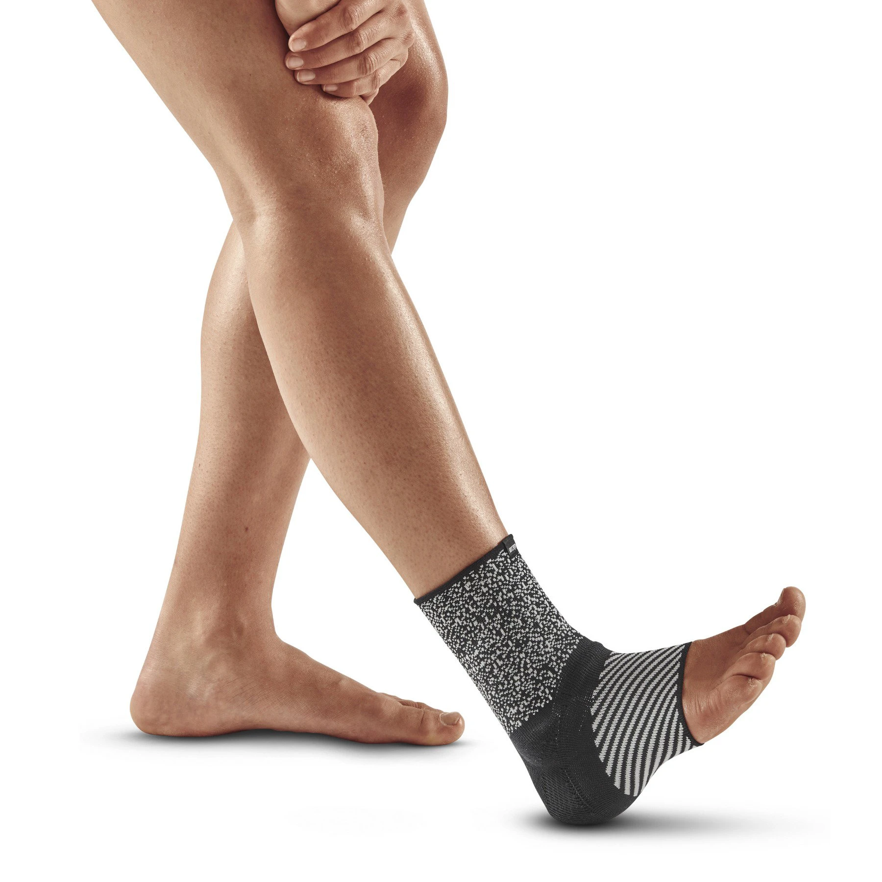 2. CEP - ortho glezna - Max Support Compression - Ankle Sleeve - negru alb