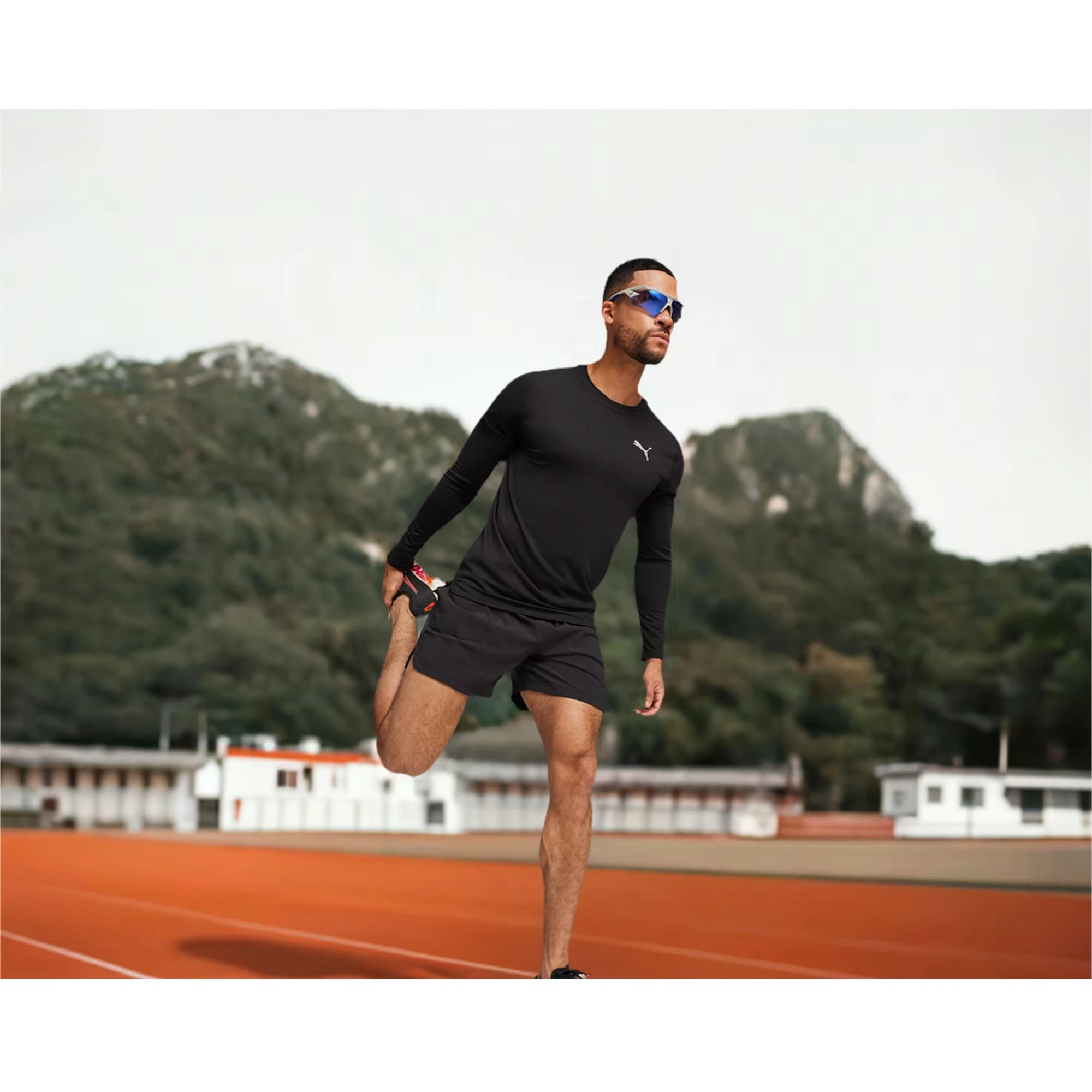 8. Puma - pantofi alergare pentru barbati Deviate Nitro 2 FF - negru alb portocaliu Sun Stream sunset glow