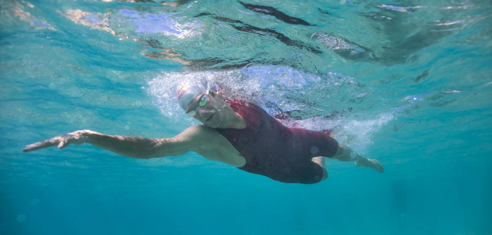 5. Orca RS1 Swimskin - rosu