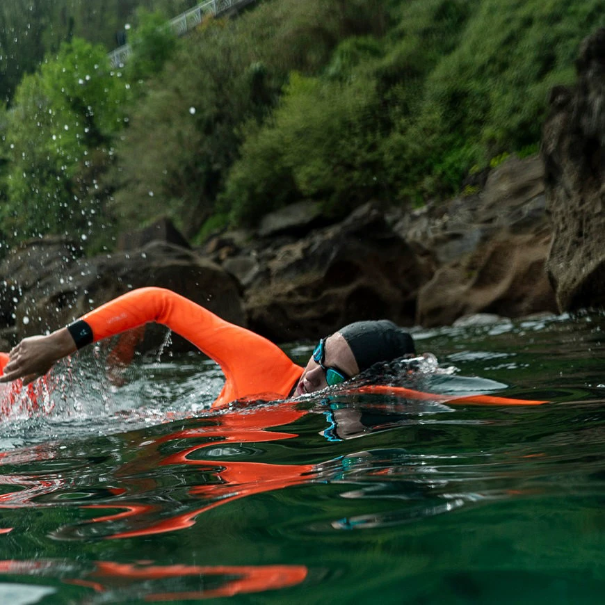 9. Orca - costum neopren ape deschise pentru femei vizibilitate sporita W Vitalis OpenWater HI VIS wetsuit - negru portocaliu