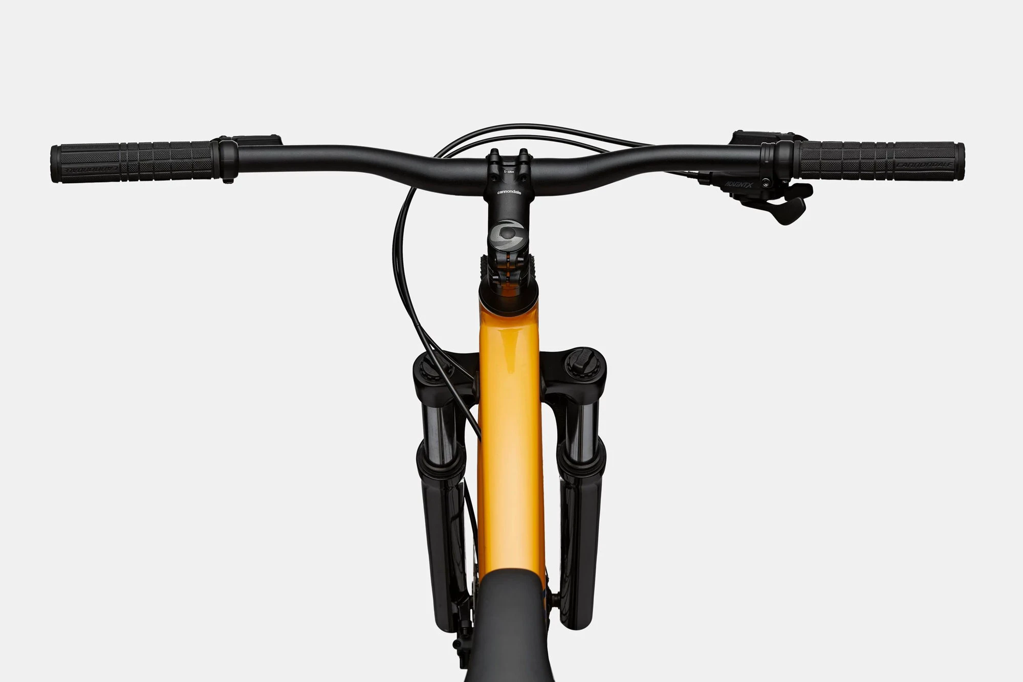 3. Cannondale Trail 5 bicicleta MTB hardtail - galben Mango