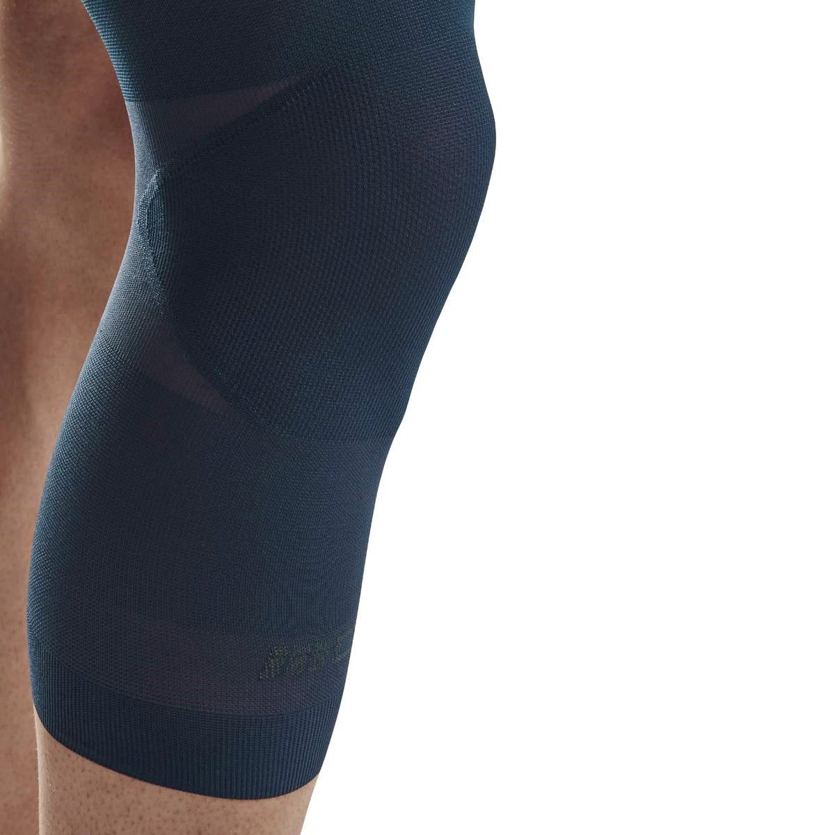 5. CEP - Genunchiera orto pentru compresie si protectie genunchi Light Support Compression Knee Sleeve - albastru inchis