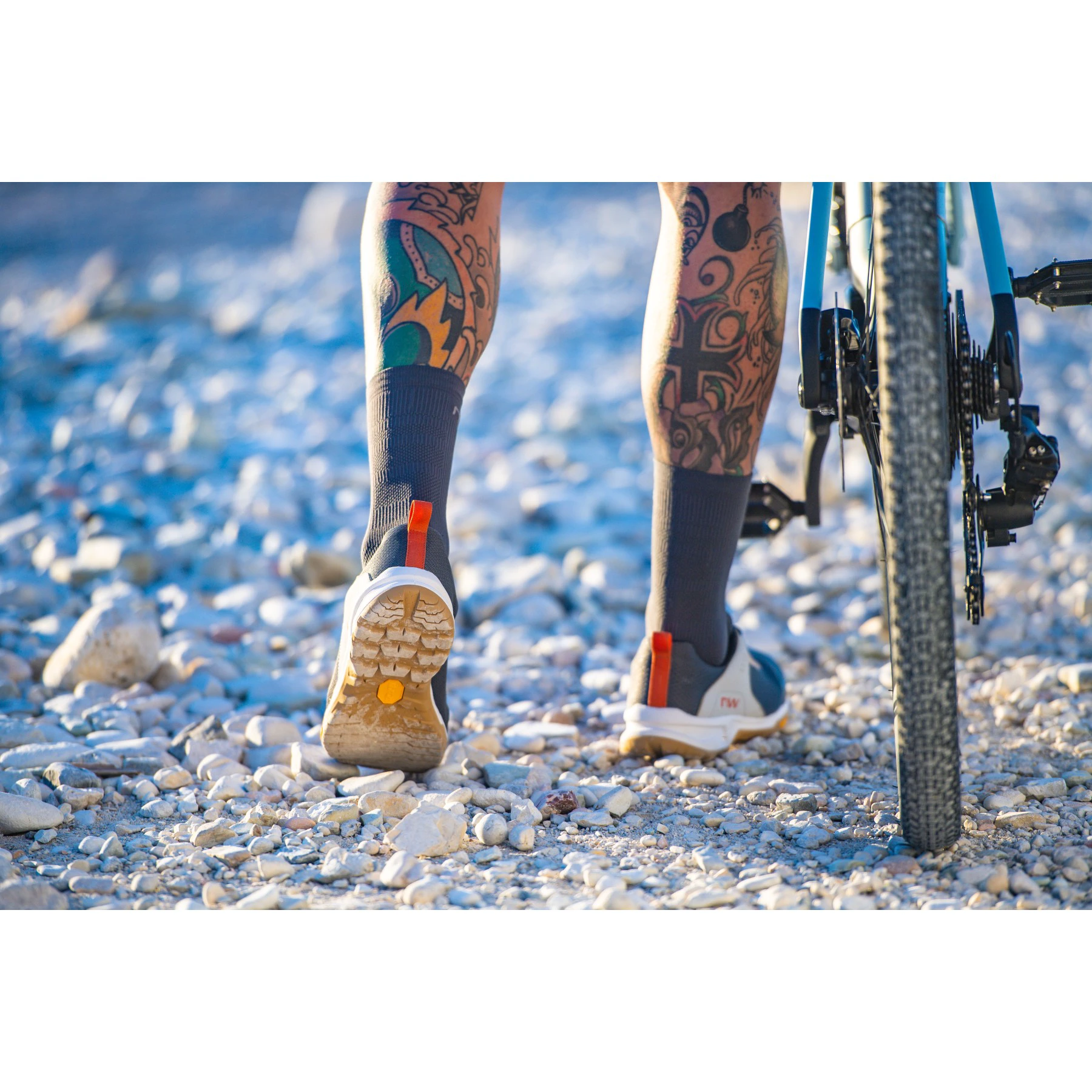 6. Northwave - pantofi ciclism MTB All Mountain Freeland - gri inchis maro deschis nisip