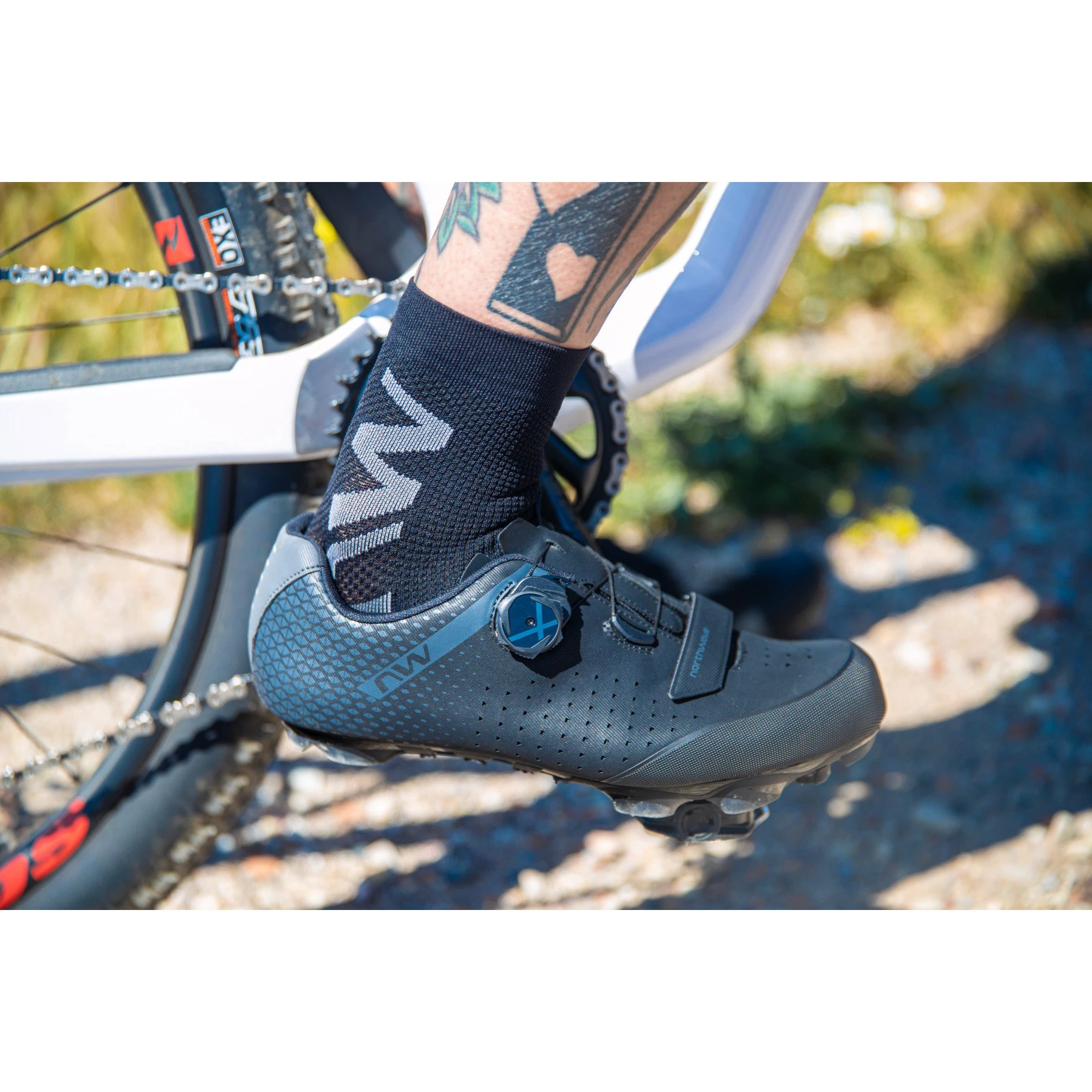 4. Northwave - sosete ciclism extreme air mid socks - negru gri