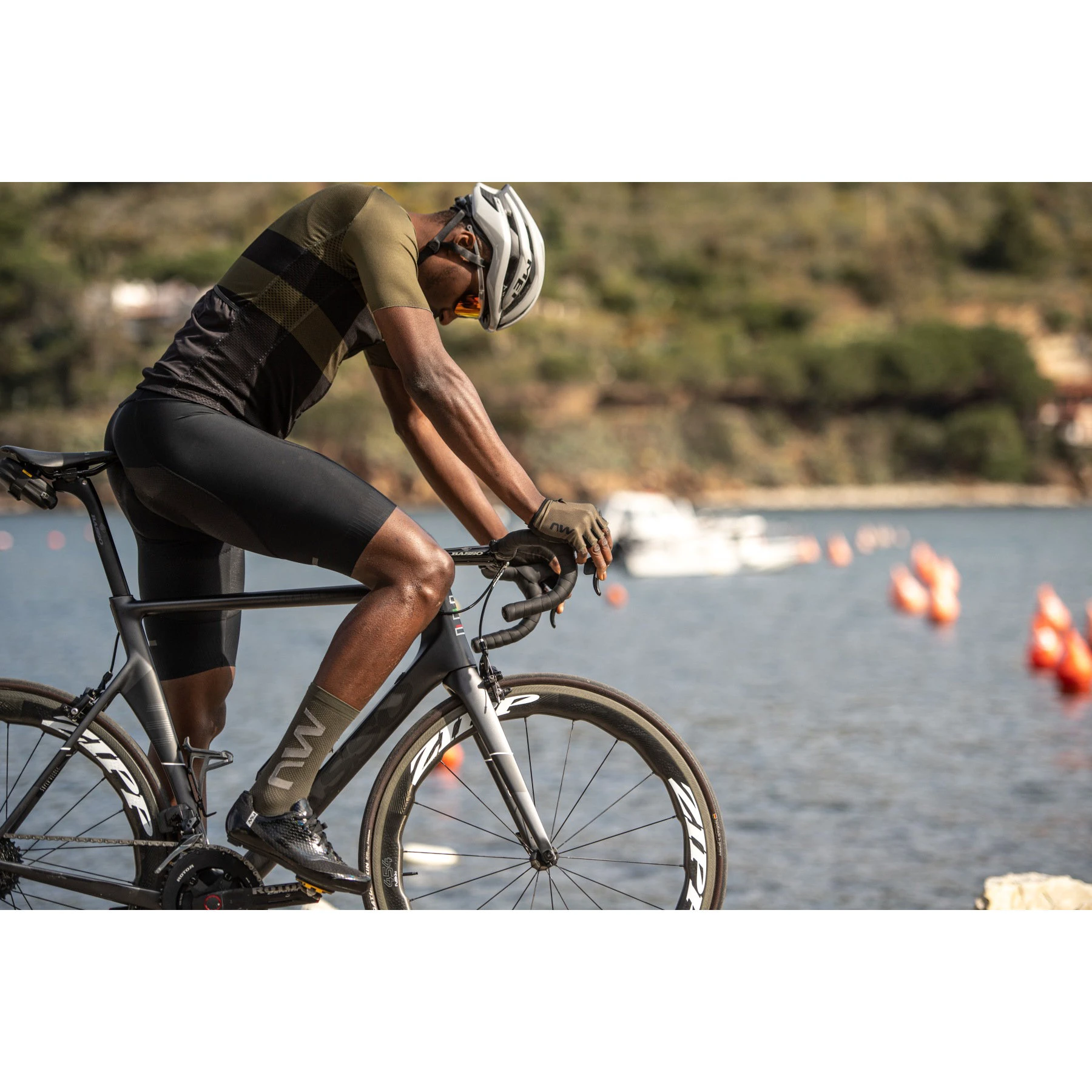 3. Northwave - sosete ciclism - Extreme AIR Sock - White | Black