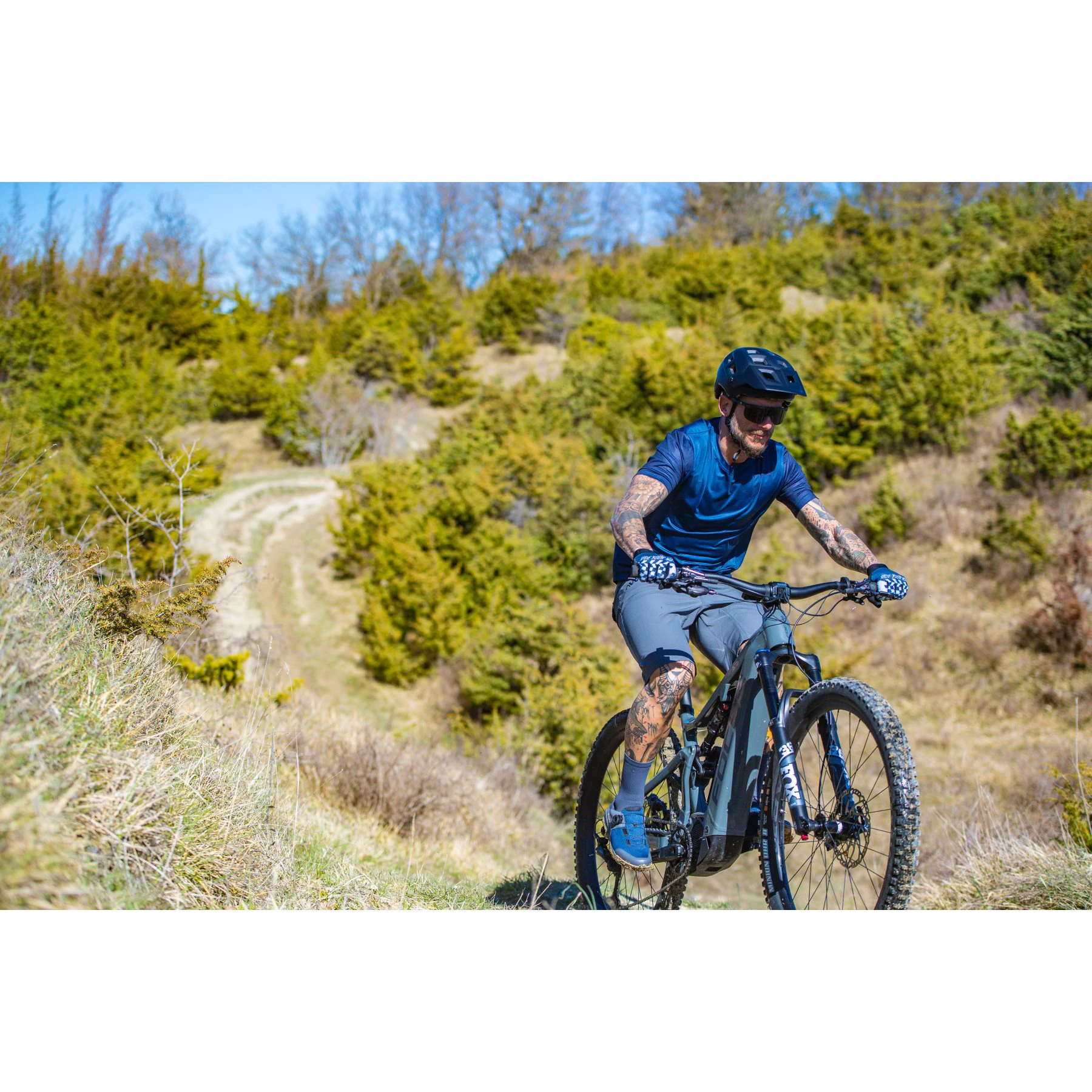 4. Northwave - Pantaloni ciclism pentru barbati escape Baggy pants - gri