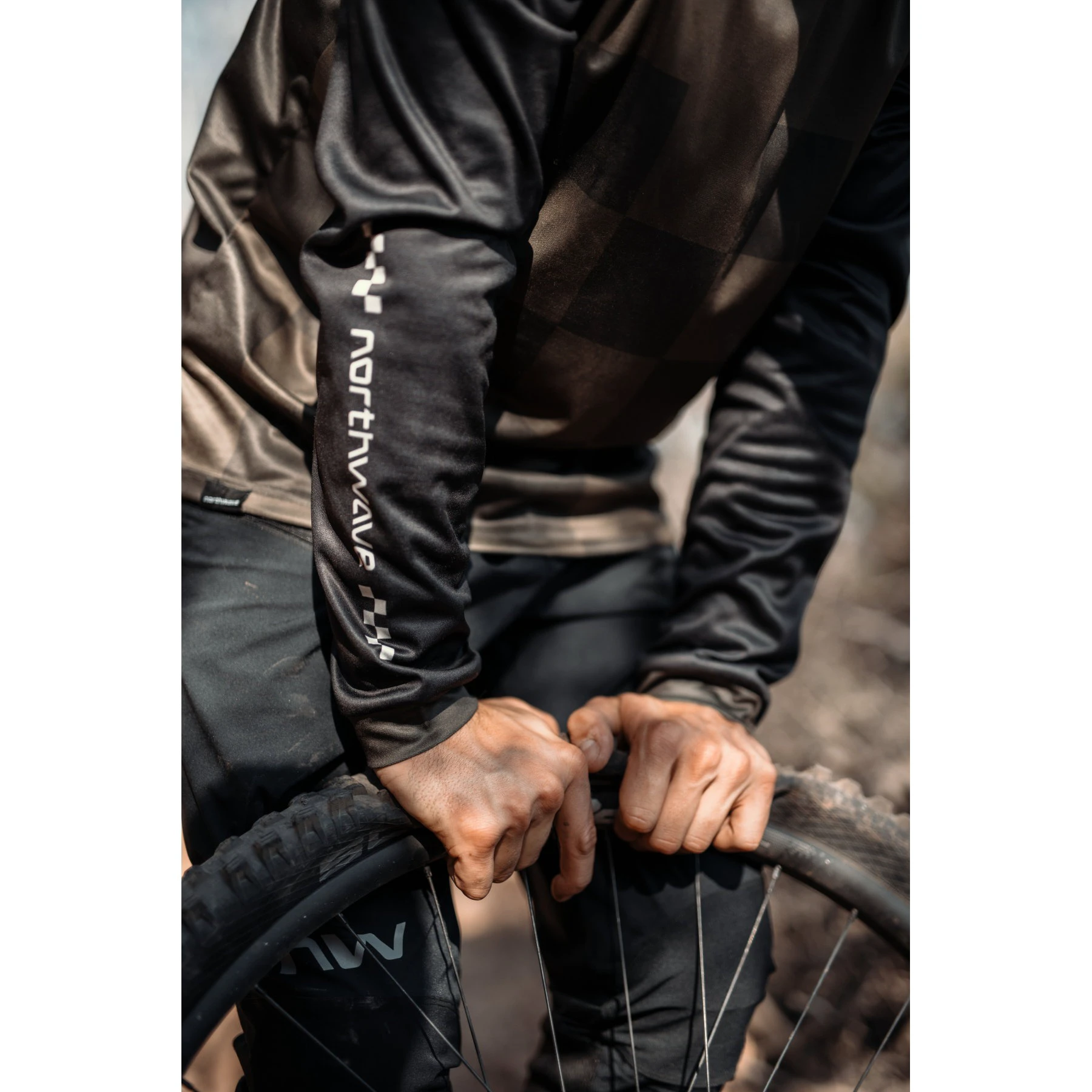 5. Northwave - bluza ciclism pentru barbati maneca lunga sharp jersey verde army negru