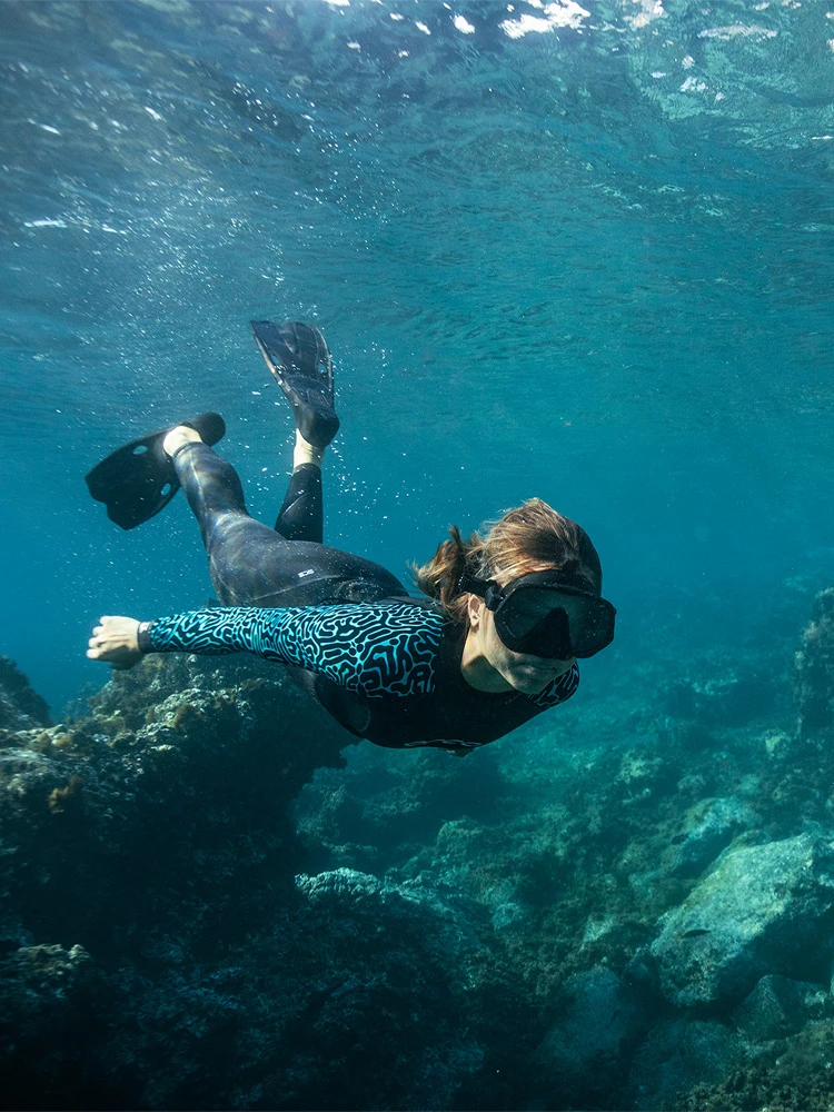 5. Orca - costum neopren pentru femei Freedive Mantra 1 P wetsuit - negru albastru