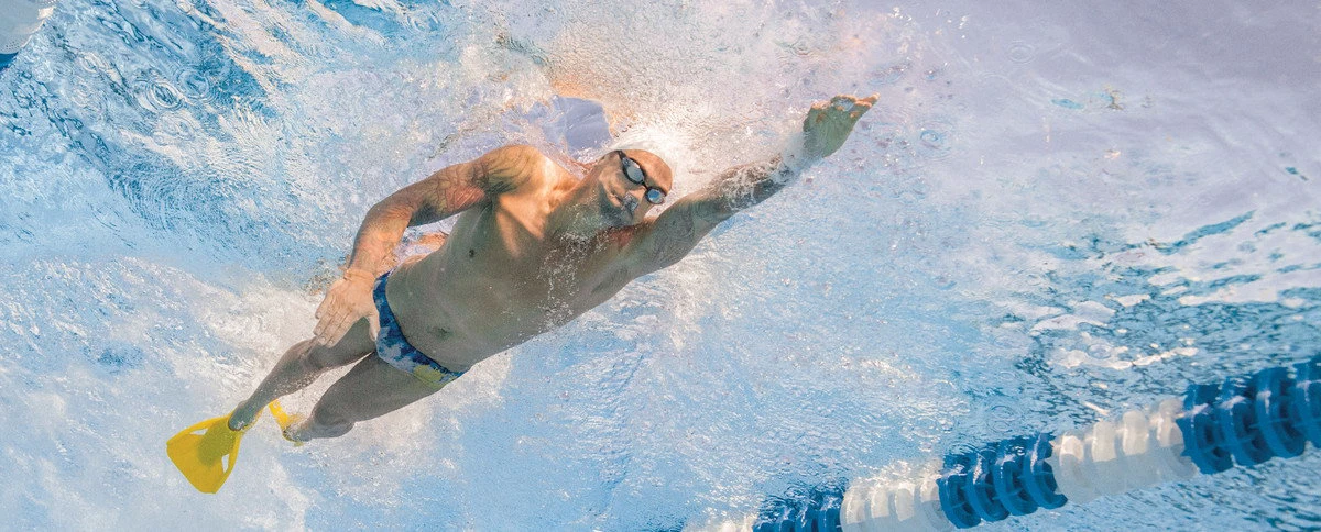 2. Finis Edge labe