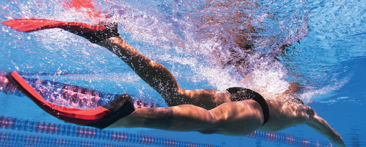 4. Finis - labe lungi Adulti - Long Floating Fins