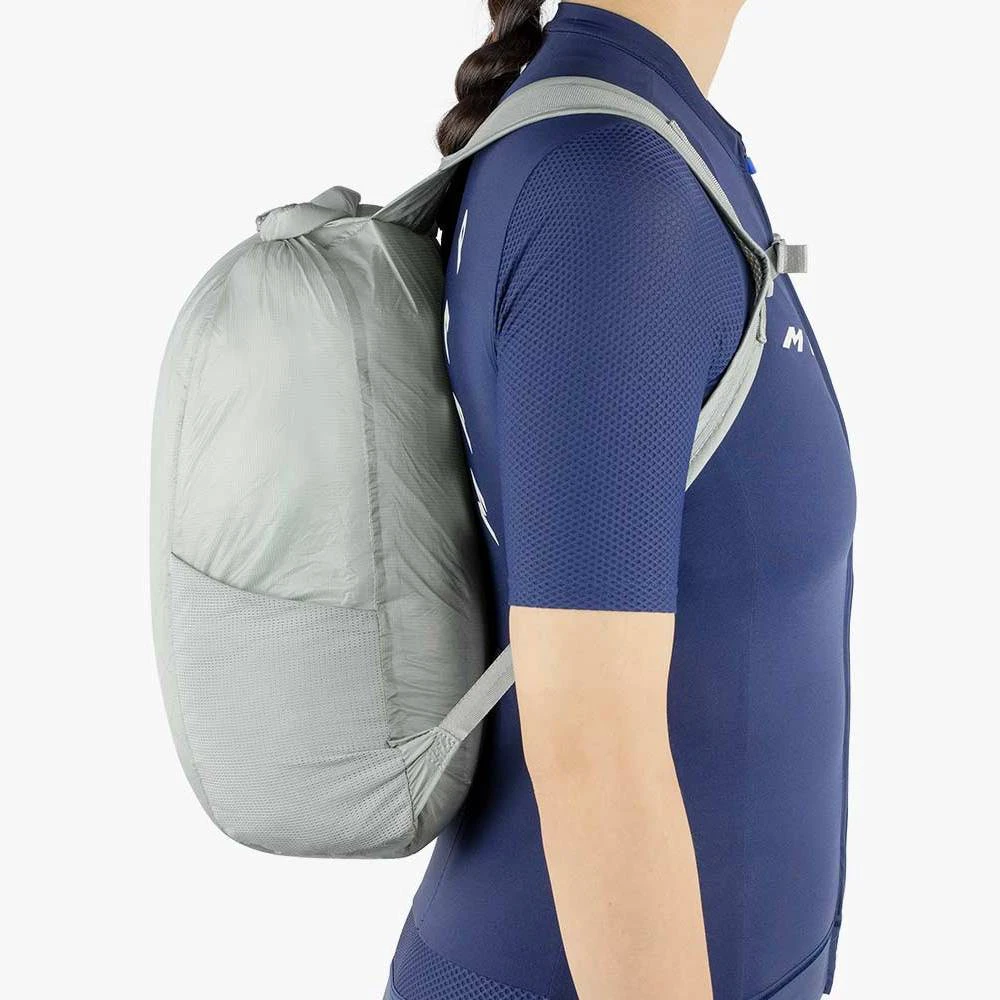 3. Apidura - Rucsac pliabil din material rezizstent apa Packable Backpack 13 litri - gri deschis