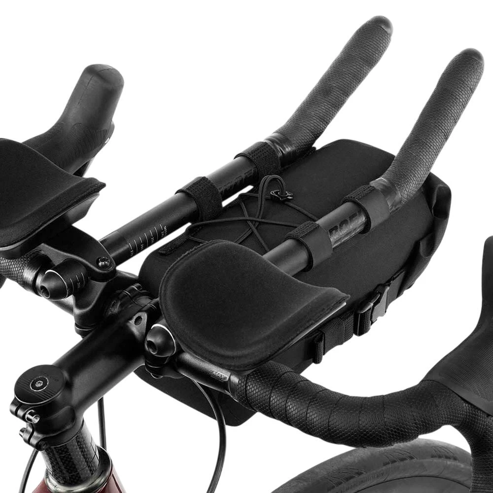 6. Apidura - geanta mica bicicleta cu prindere pe ghidon, (tip Aerobars sau pentru competii) Racing Aerobar Pack 2.5 litri