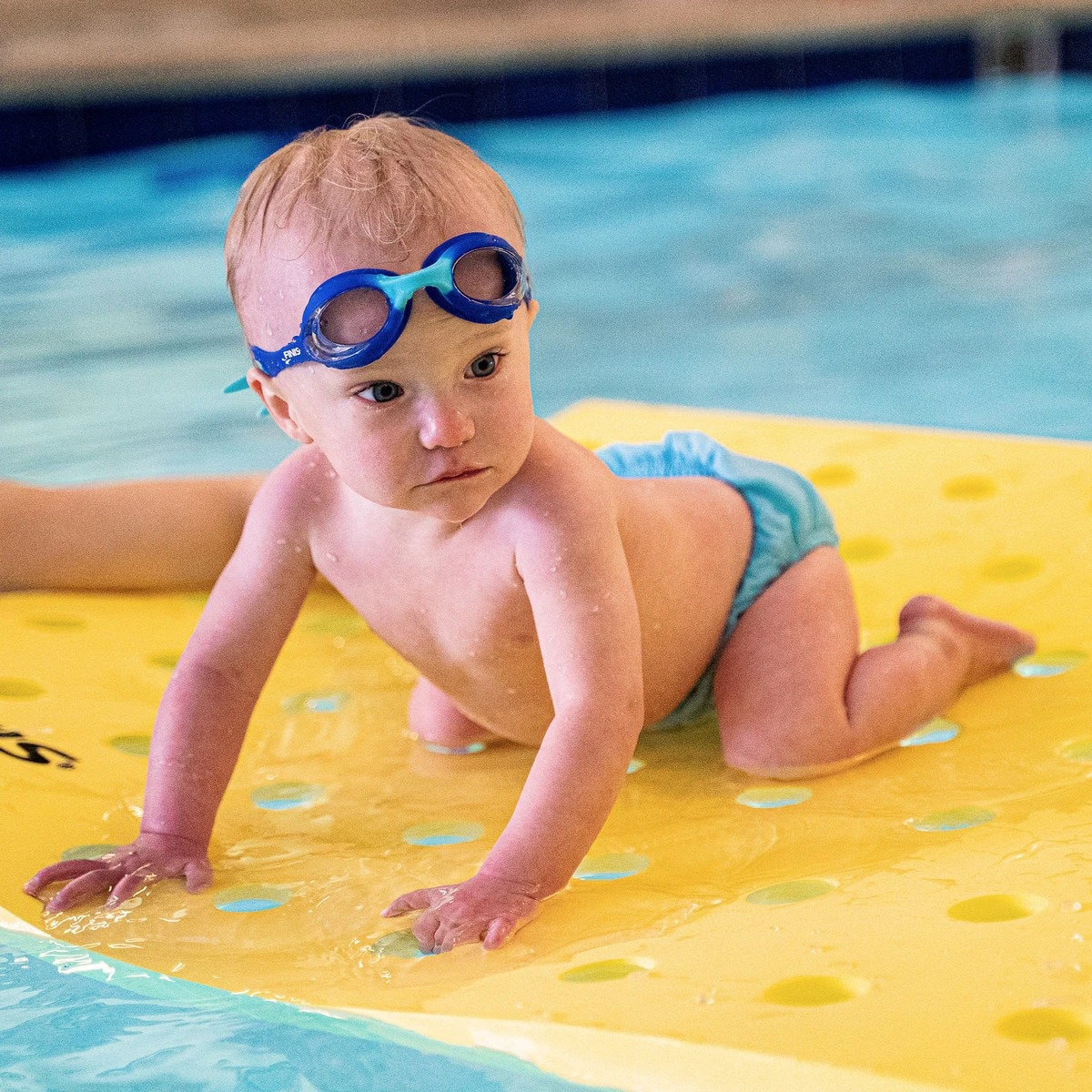 2. Finis - Scutec de inot reutilizabil - Swim Diaper Solid - Albastru Royal