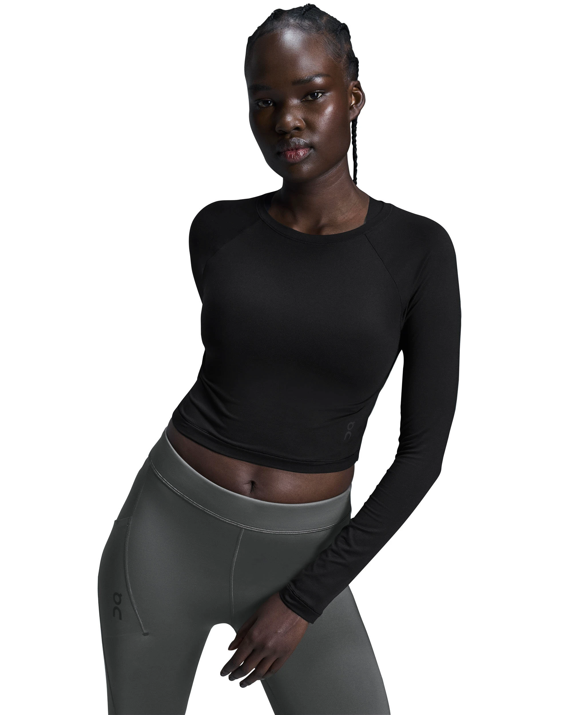 2. On - bluza - Studio Long-T Crop W - Black