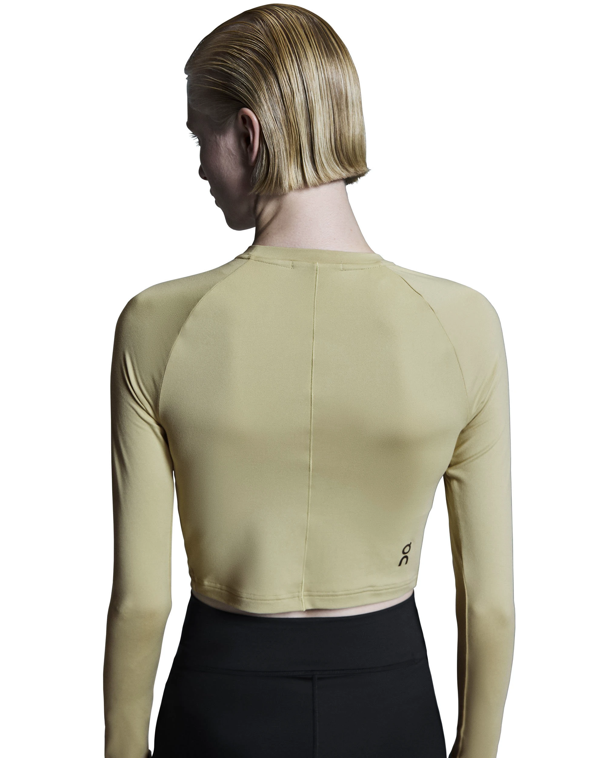 5. On - bluza - Studio Long-T Crop W - Caper