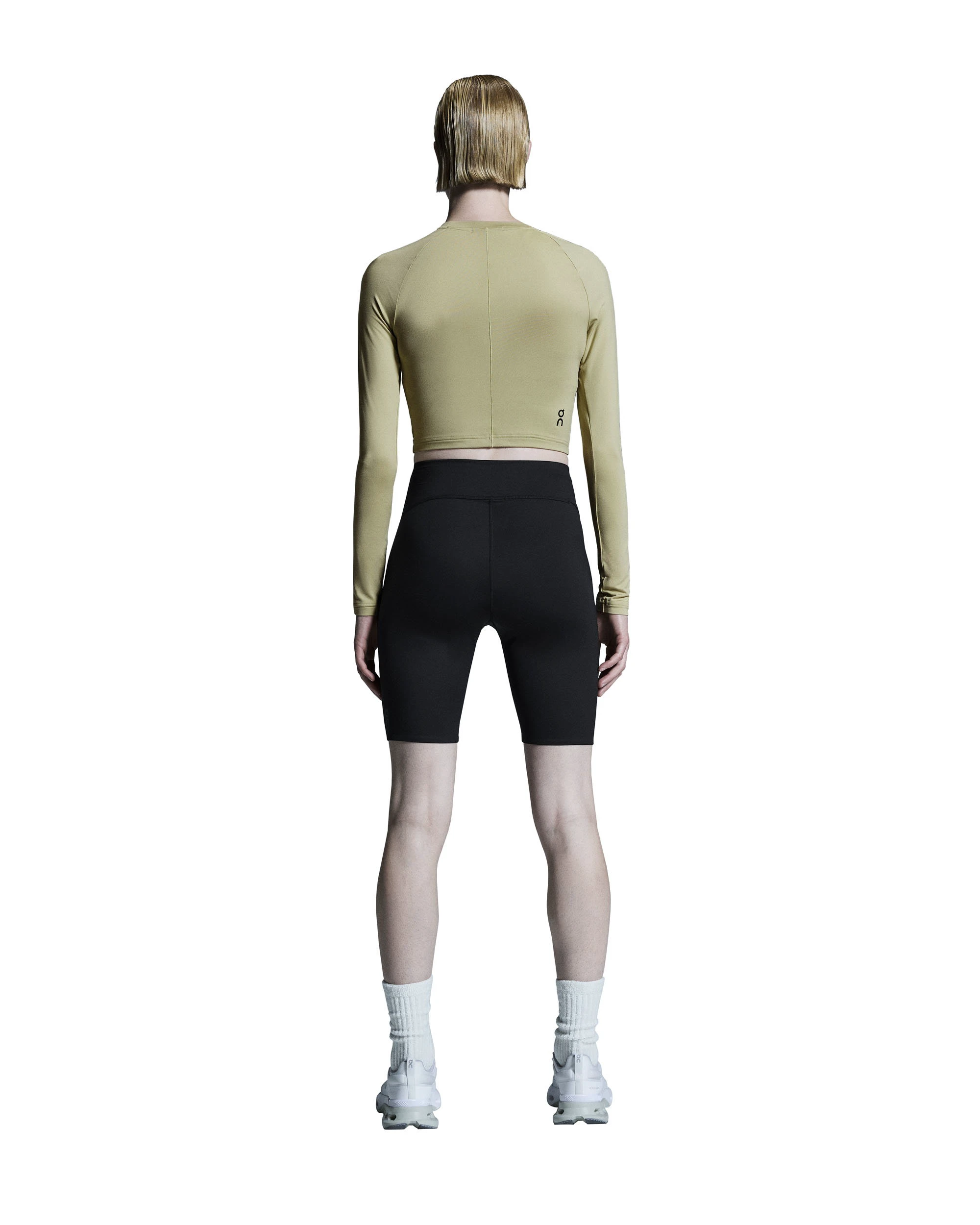 3. On - bluza - Studio Long-T Crop W - Caper