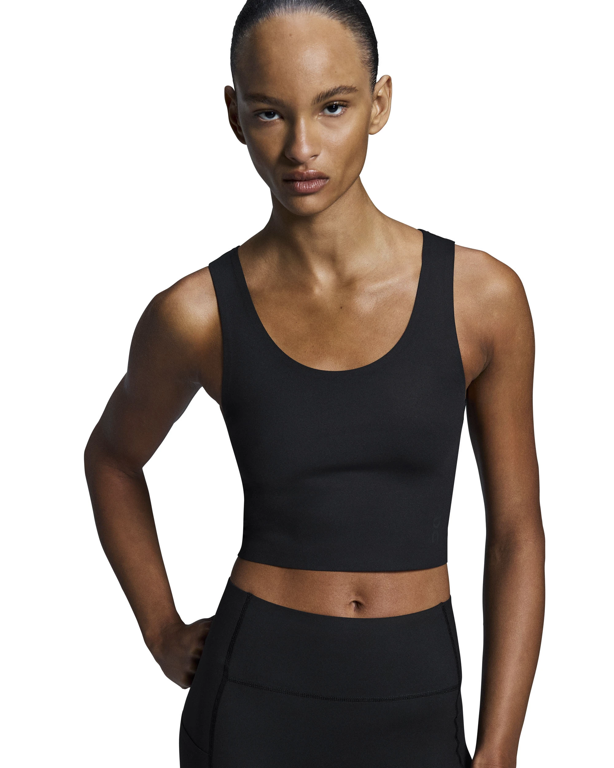 6. On - bustiera - Studio Open Back Crop W - Black
