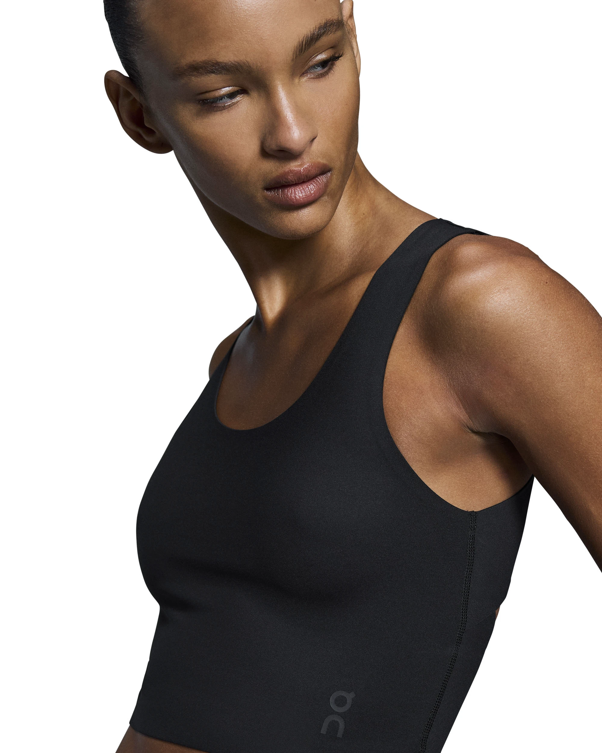 4. On - bustiera - Studio Open Back Crop W - Black