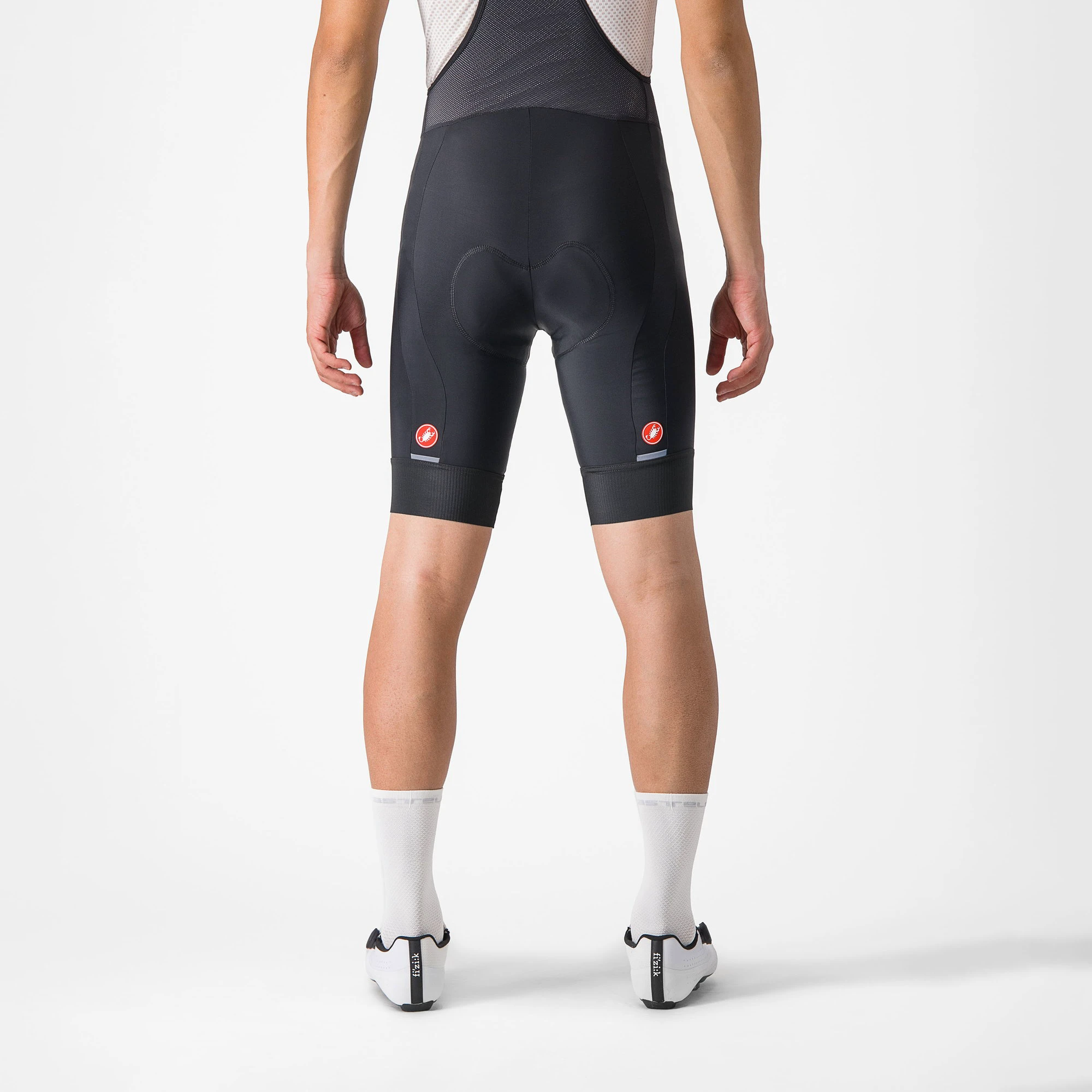 6. Castelli - pantaloni ciclism scurti cu bretele - Entrata 2 Bibshort - 15-35 gr C - negru
