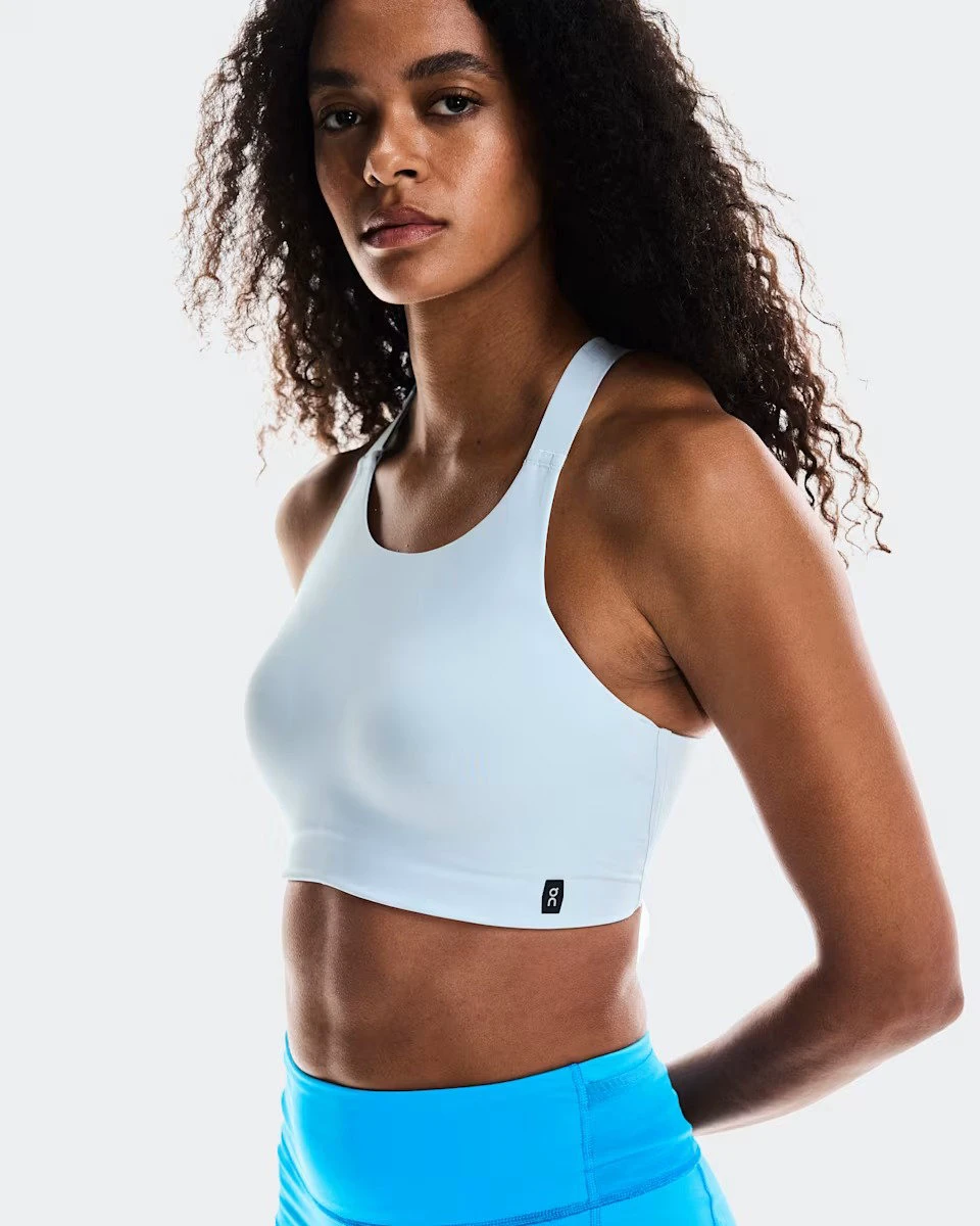 4. On - bustiera - Endurance Bra W - Arctic