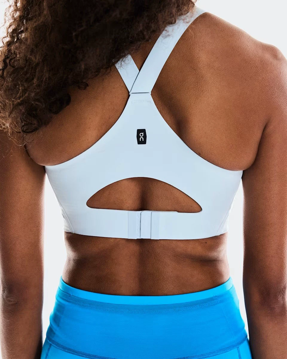 5. On - bustiera - Endurance Bra W - Arctic