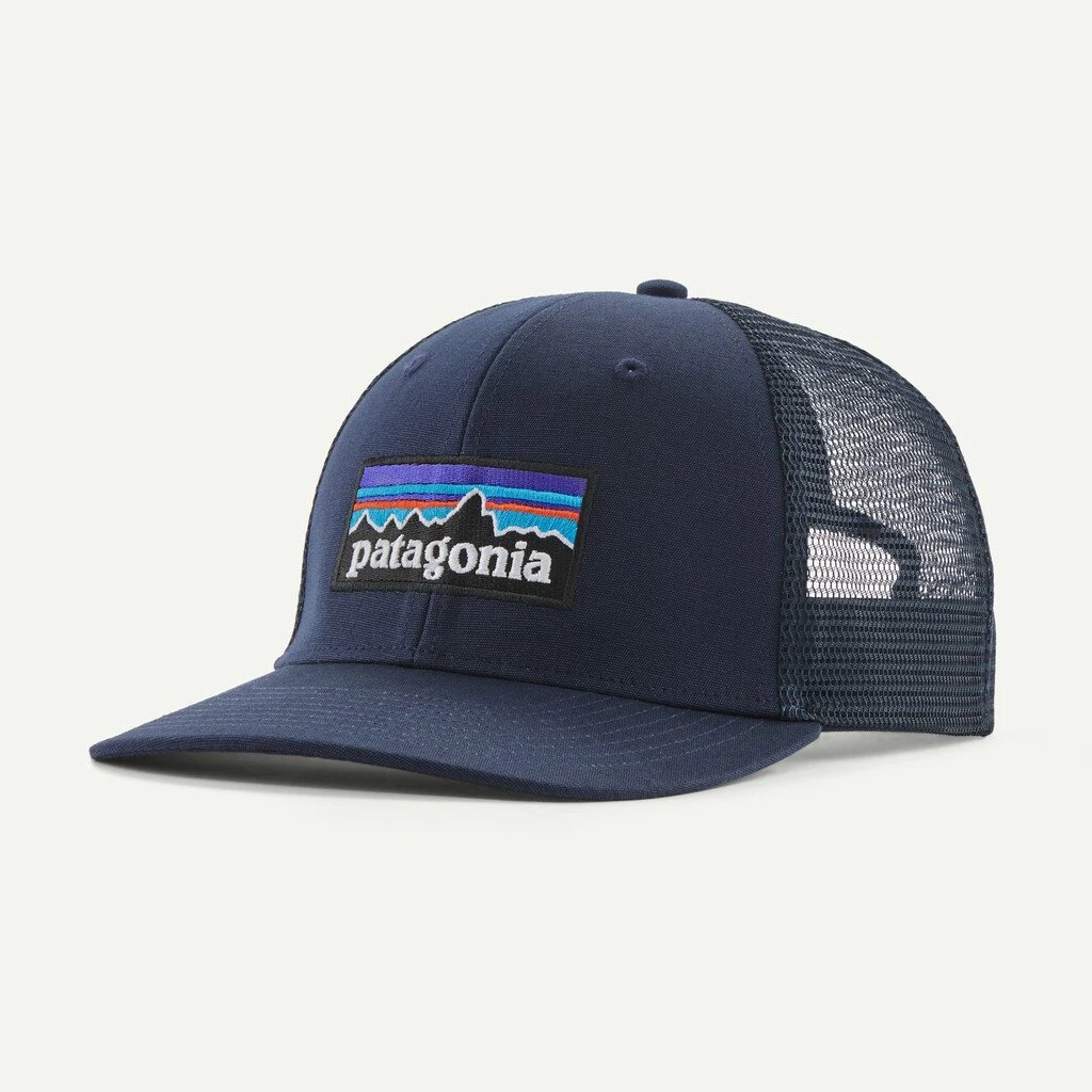 1. Patagonia - sapca - P-6 Logo Trucker - Bleumarin