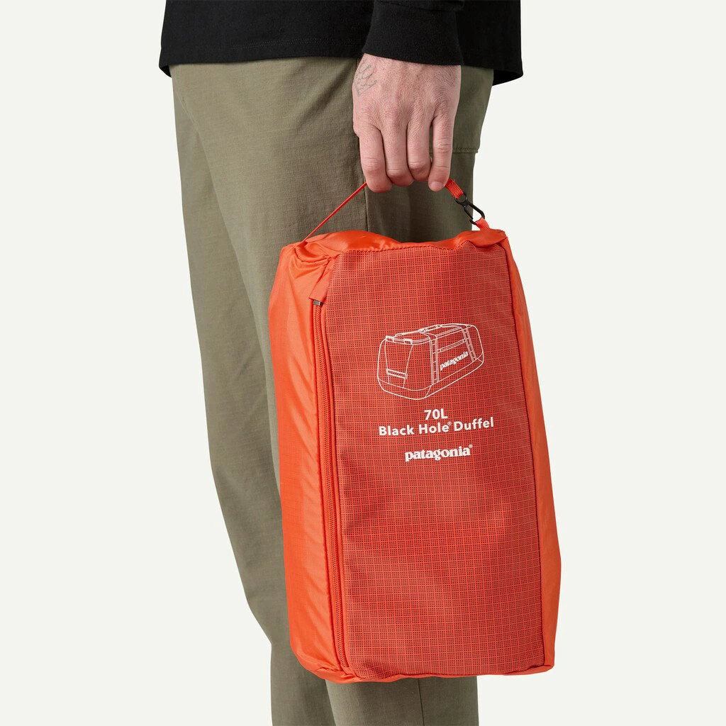 8. Patagonia - geanta - Black Hole Duffel 70L - Albastru