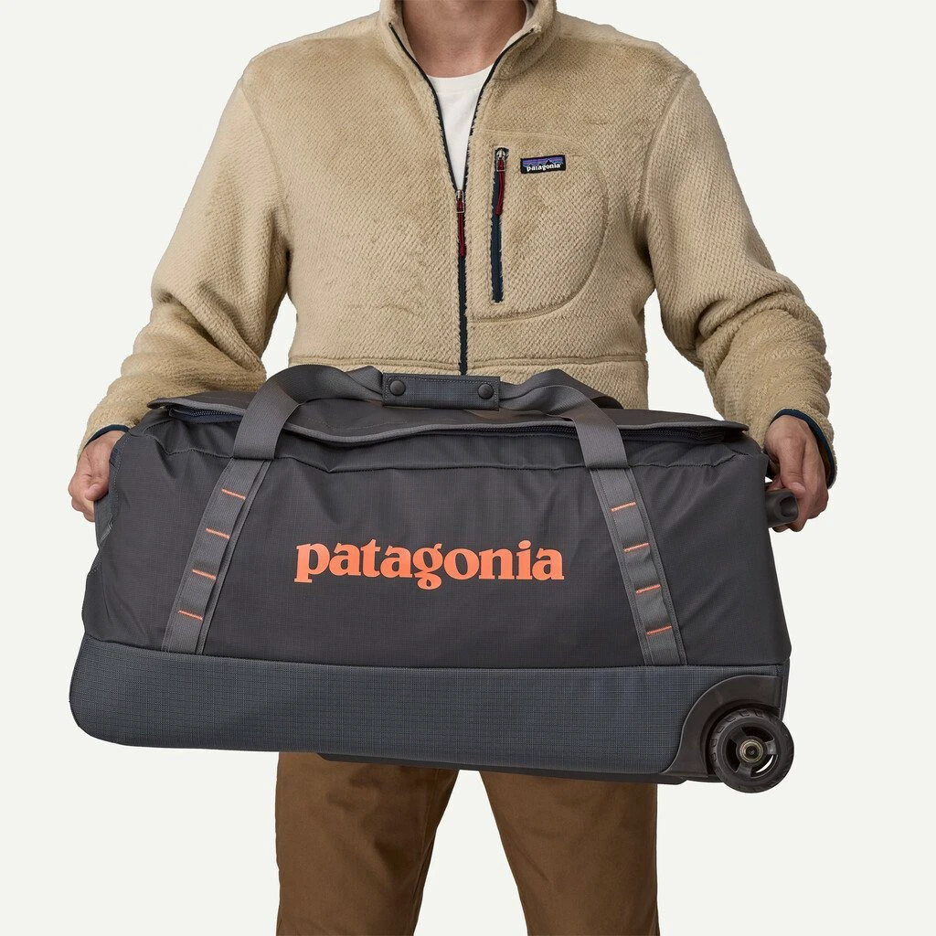 3. Patagonia - geanta - Black Hole Wheeled Duffel 70L - Albastru