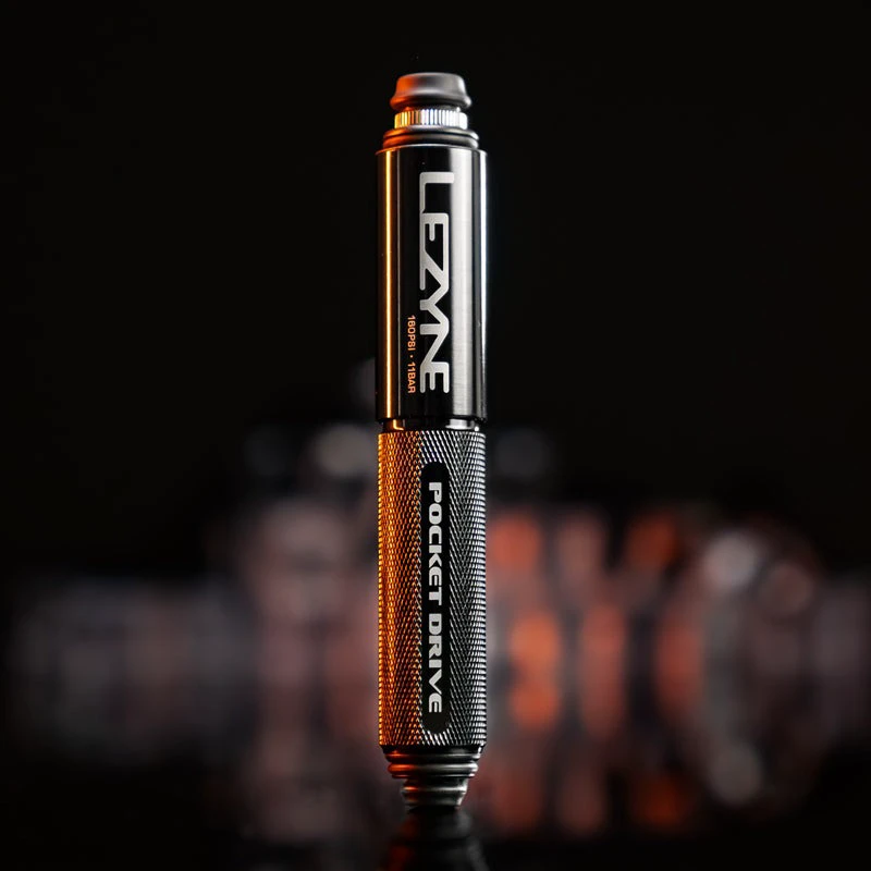 8. Lezyne - mini pompa - Hand Pump CNC Pocket Drive - 160 psi | 11 bar - negru