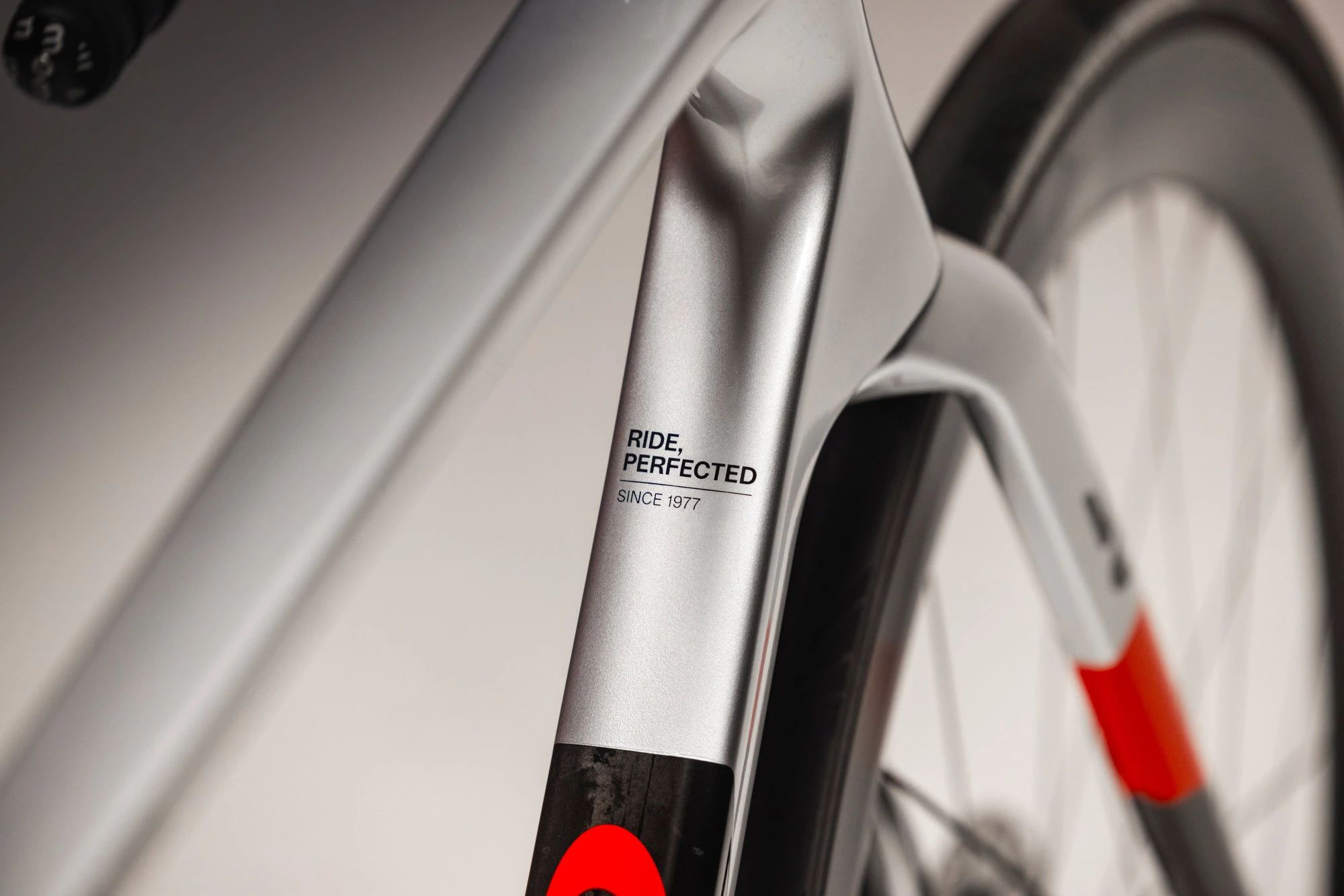8. Bicicletă șosea Basso SV SRAM Red AXS - Rosso Vivo