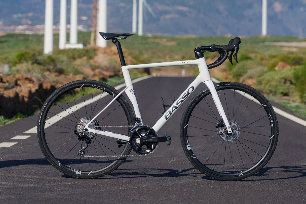 2. Bicicletă șosea Basso Venta R Shimano 105 Di2 - Pearl White Glossy